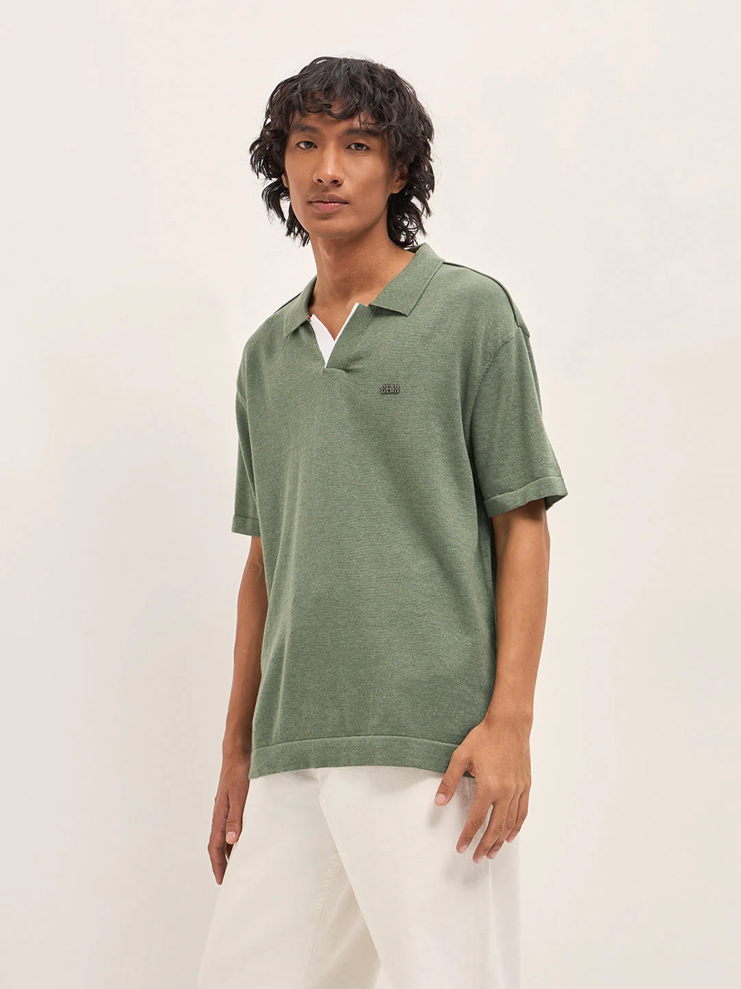 Men Green Solid Relaxed Fit Polo - Image 3