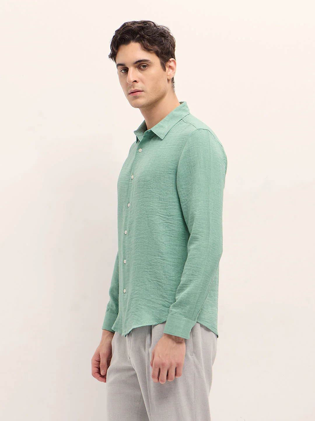 Men Green Solid Seersucker Effect Slim Fit Casual Shirt - Image 3