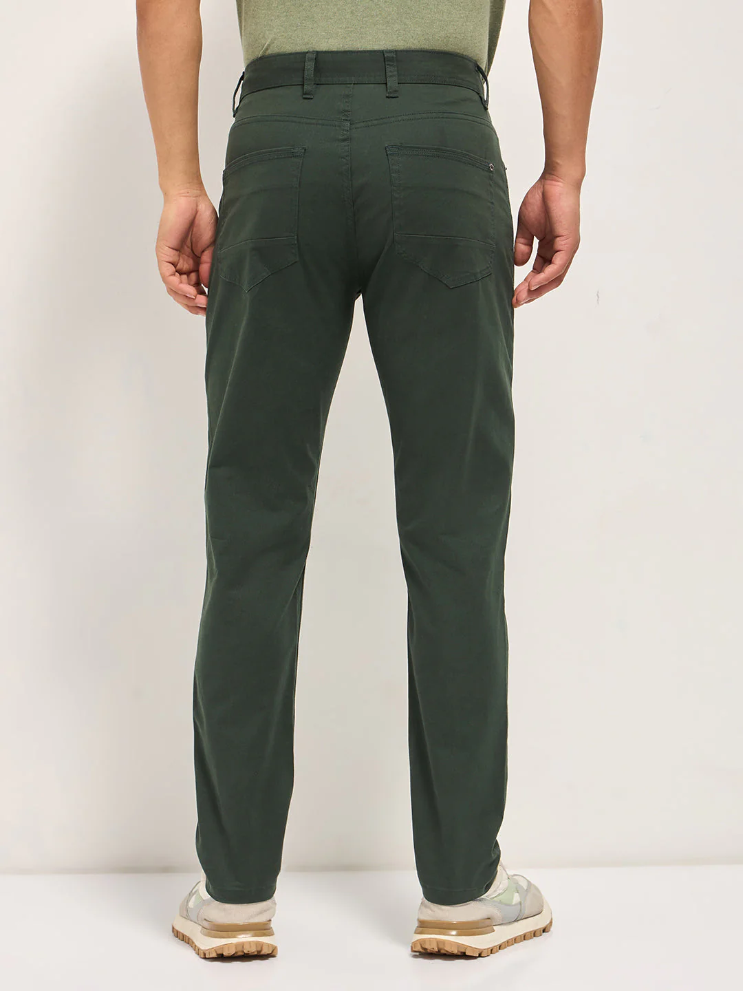 Men Green Solid Slim Fit Casual Chino Trouser - Image 2