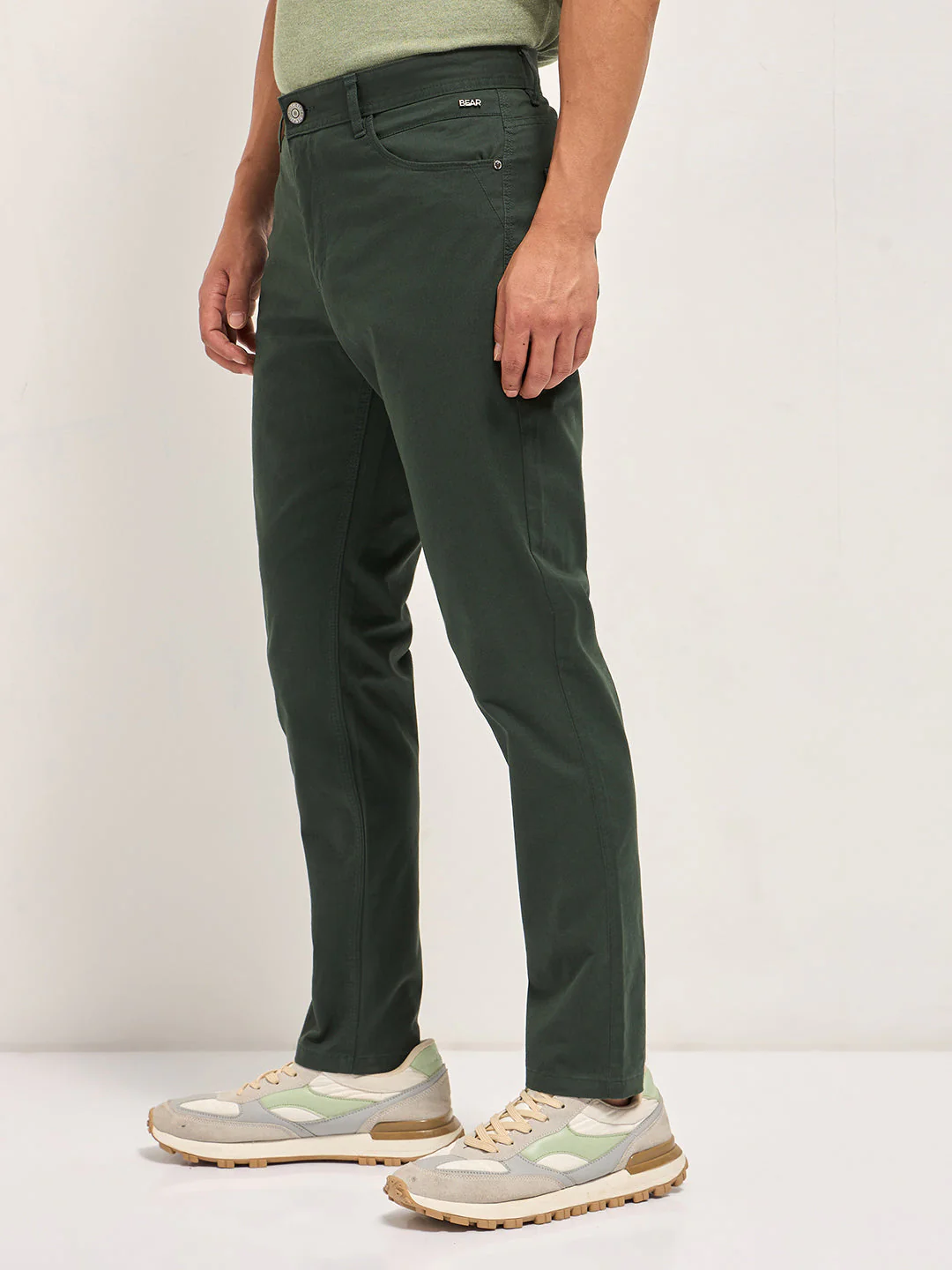 Men Green Solid Slim Fit Casual Chino Trouser - Image 3