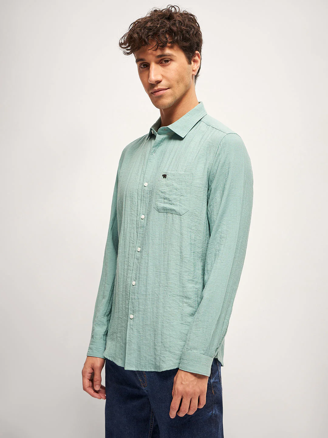 Men Green Solid Slim Fit Casual Shirt - Image 3