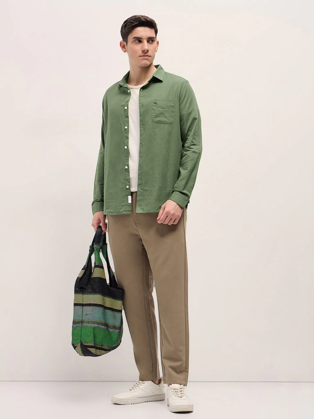 Men Green Solid Slim Fit Casual Shirt - Image 4