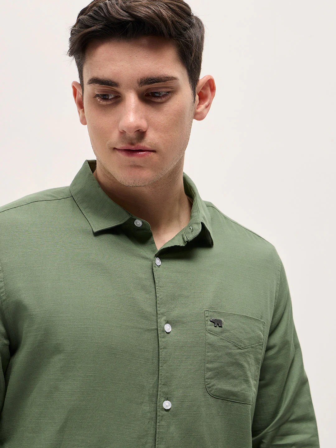 Men Green Solid Slim Fit Casual Shirt - Image 5