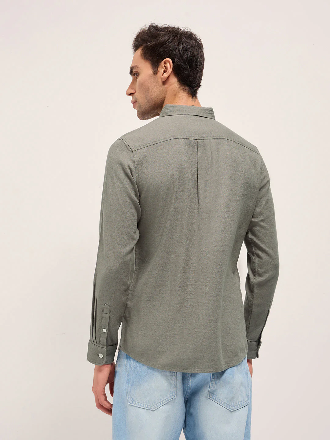 Men Green Solid Slim Fit Cotton Casual Shirt - Image 2