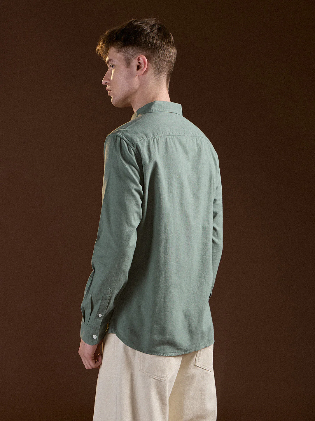 Men Green Solid Slim Fit Cotton Casual Shirt - Image 2