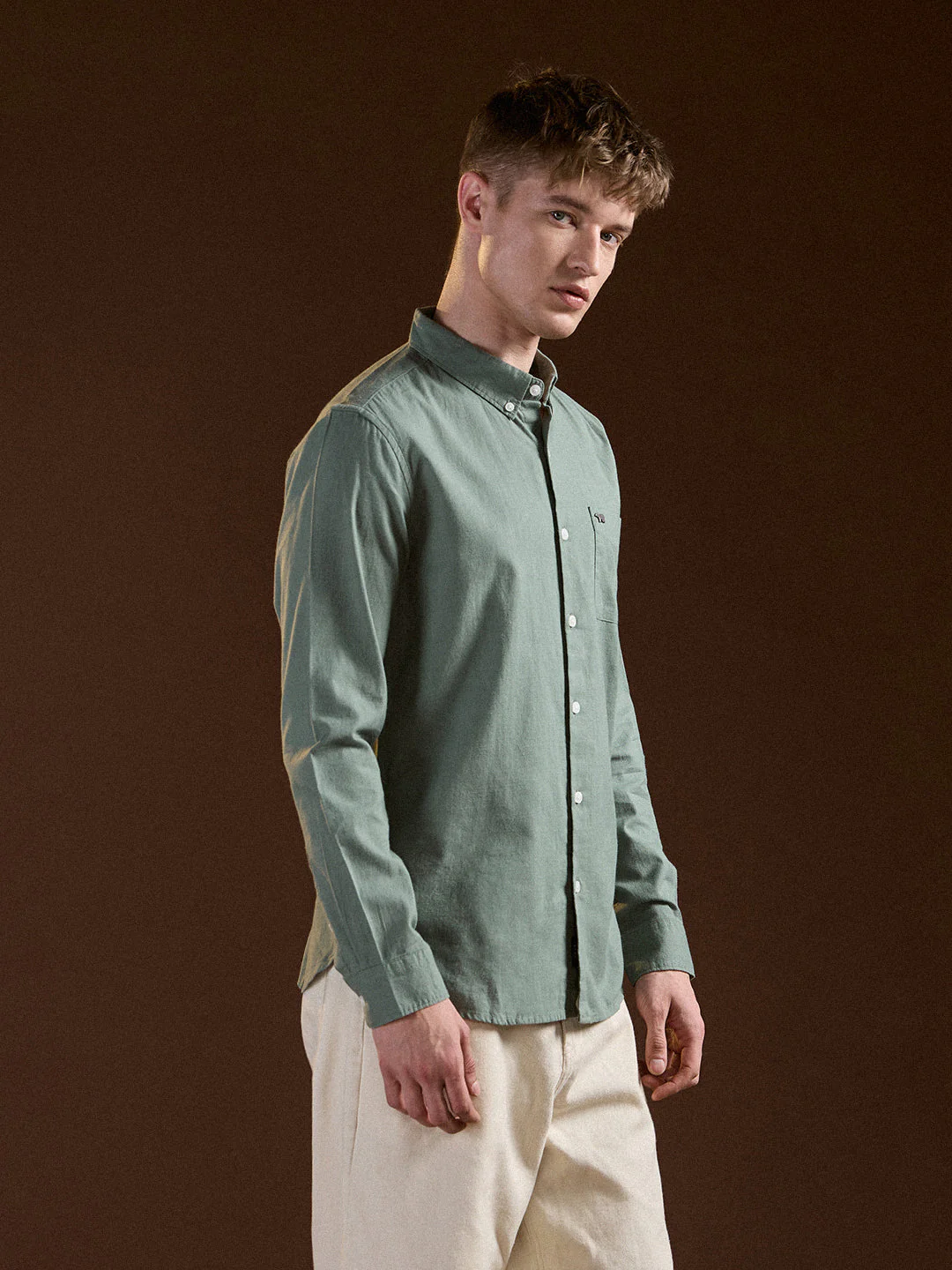 Men Green Solid Slim Fit Cotton Casual Shirt - Image 3