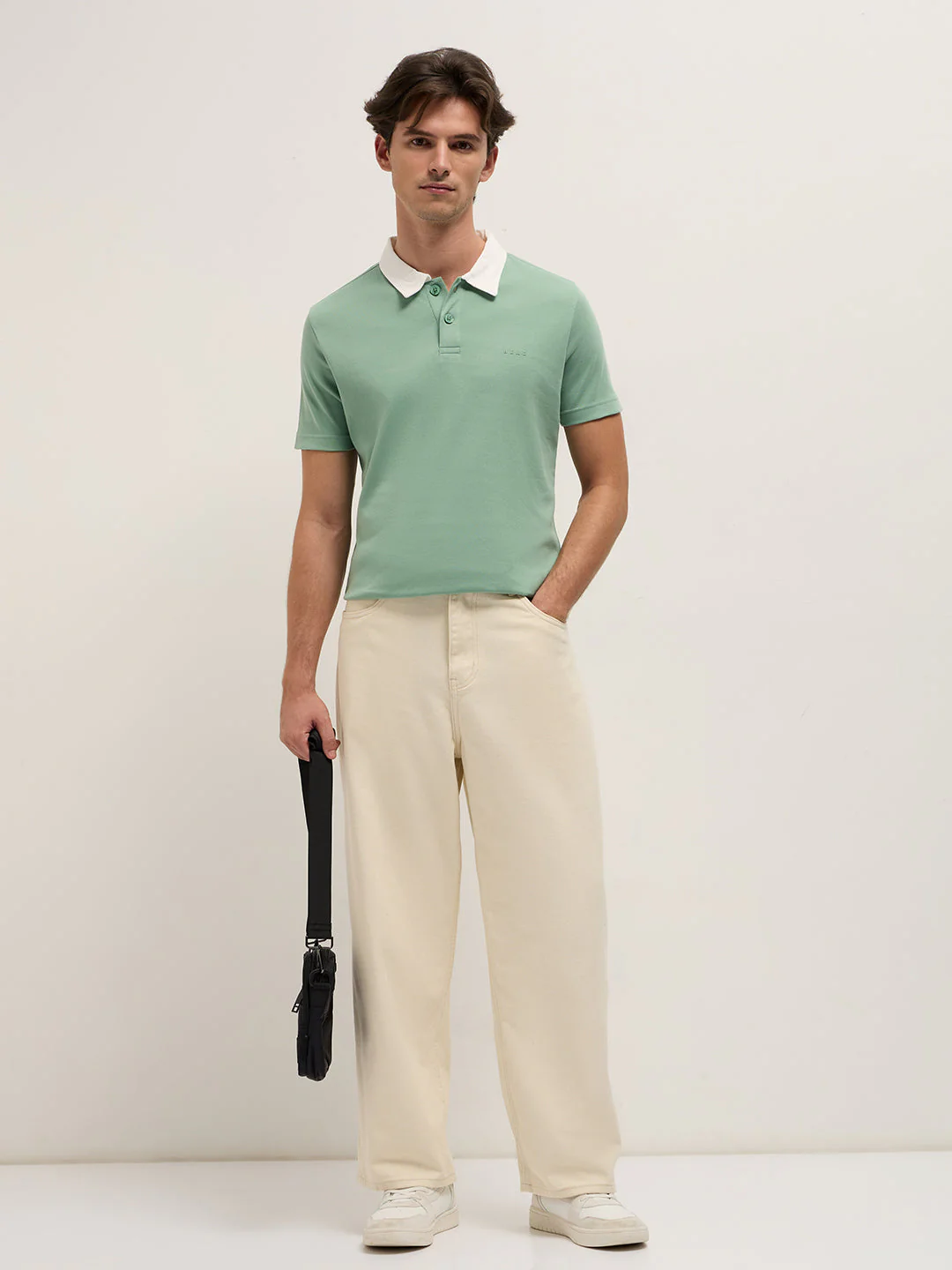 Men Green Solid Slim Fit Polo - Image 4