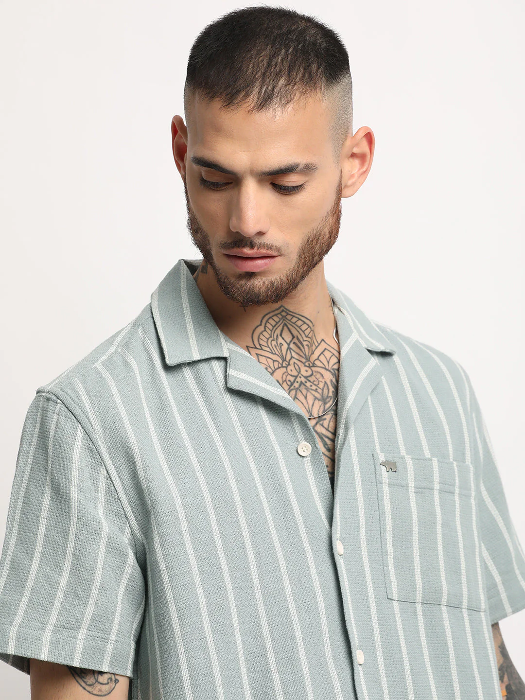 Men  Green Stripe Regular Fit Casual Shirt - Image 2