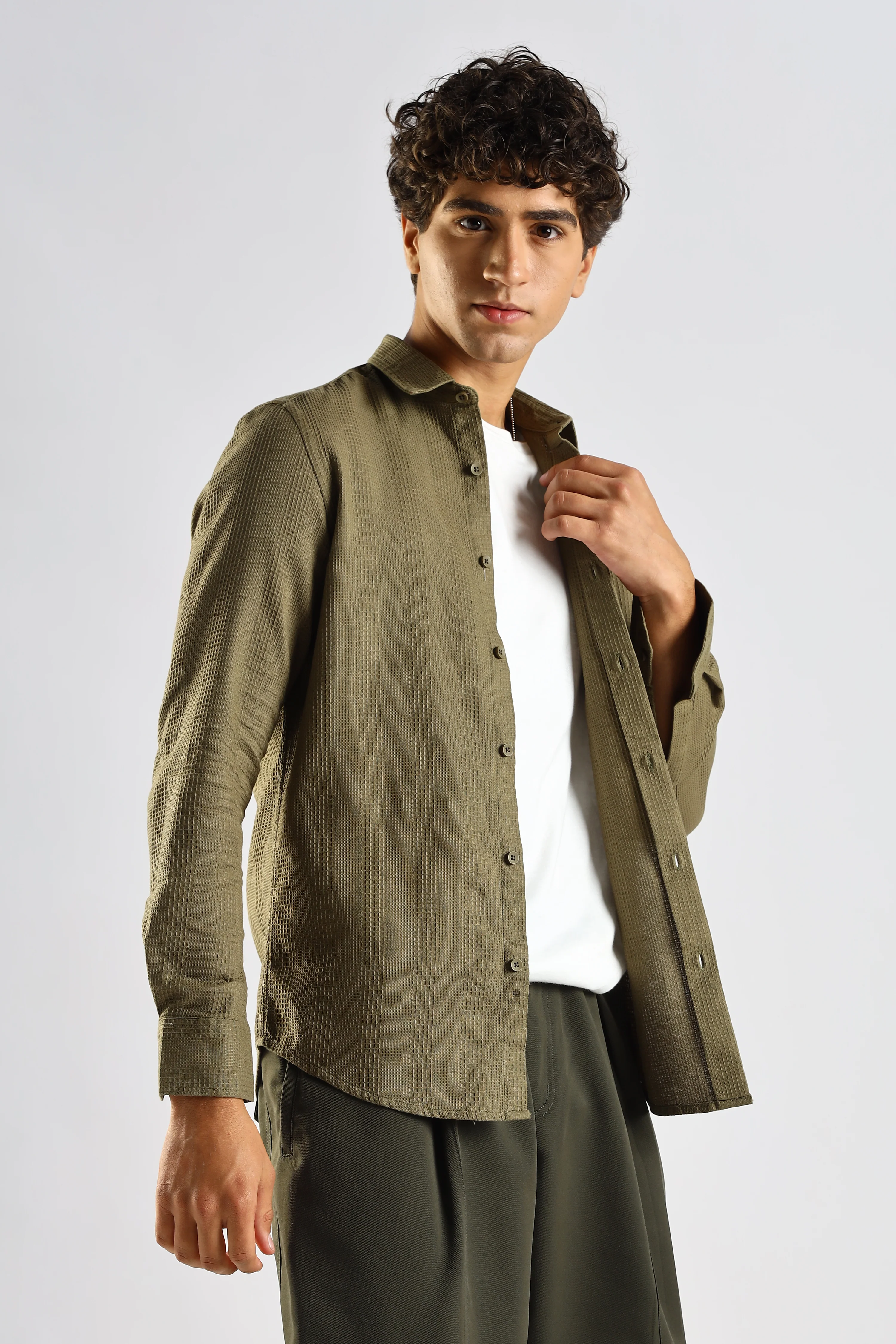 Men Green Textured Cotton Shirt - Image 4
