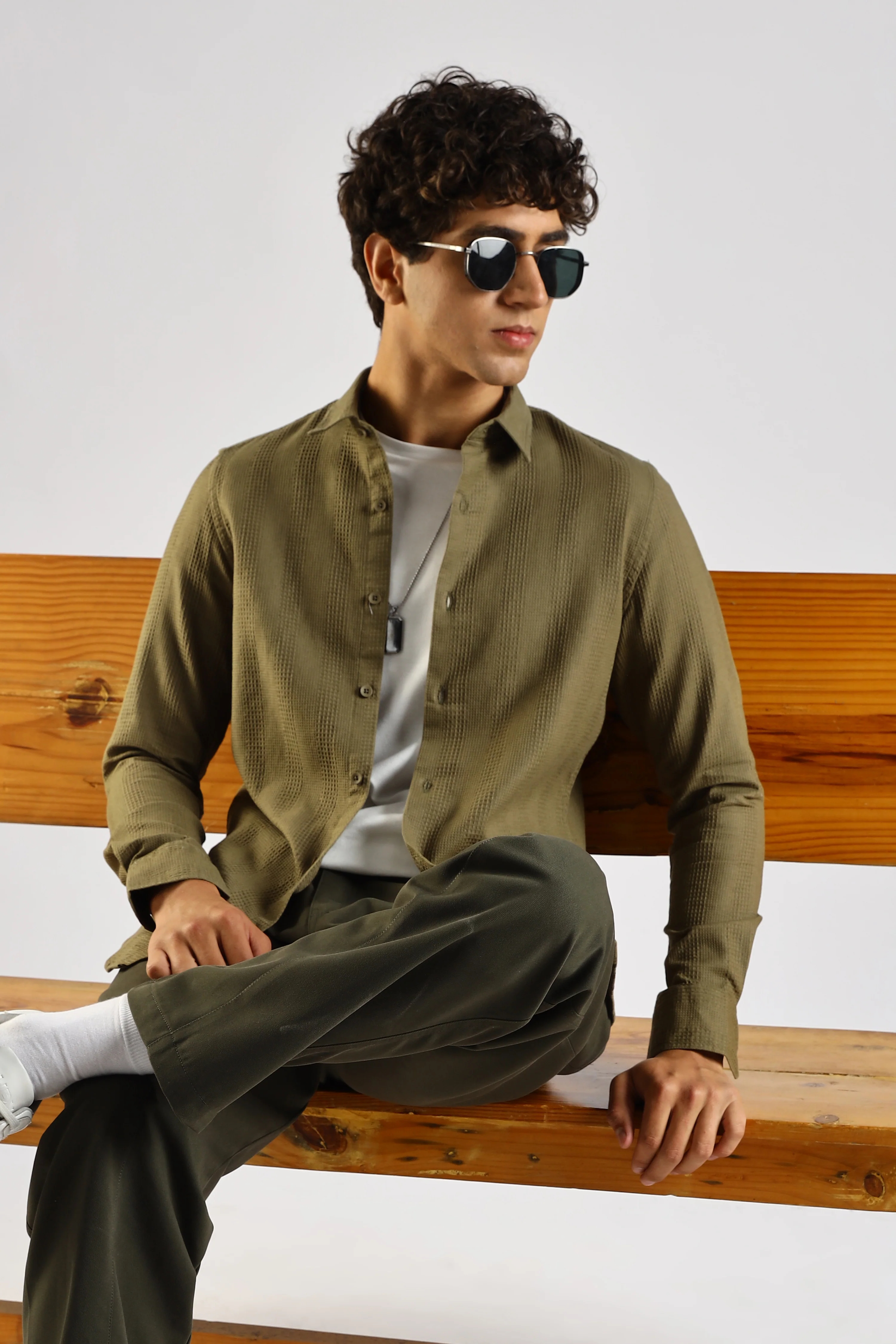 Men Green Textured Cotton Shirt - Image 5