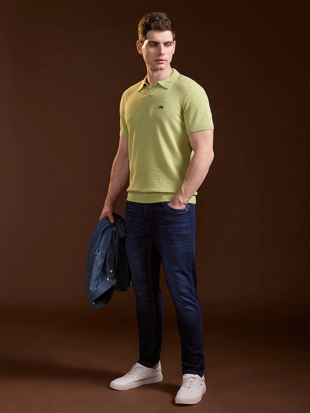 Men Green Textured Slim Fit V-Notch Style Polo - Image 4