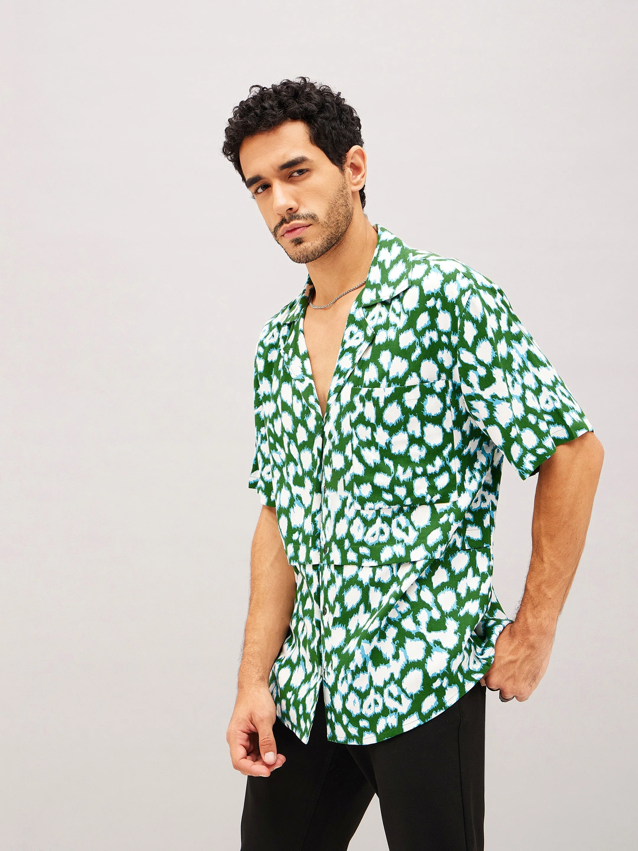 Men Green & White Abstract Short Sleeve Relax Shirt - Image 3