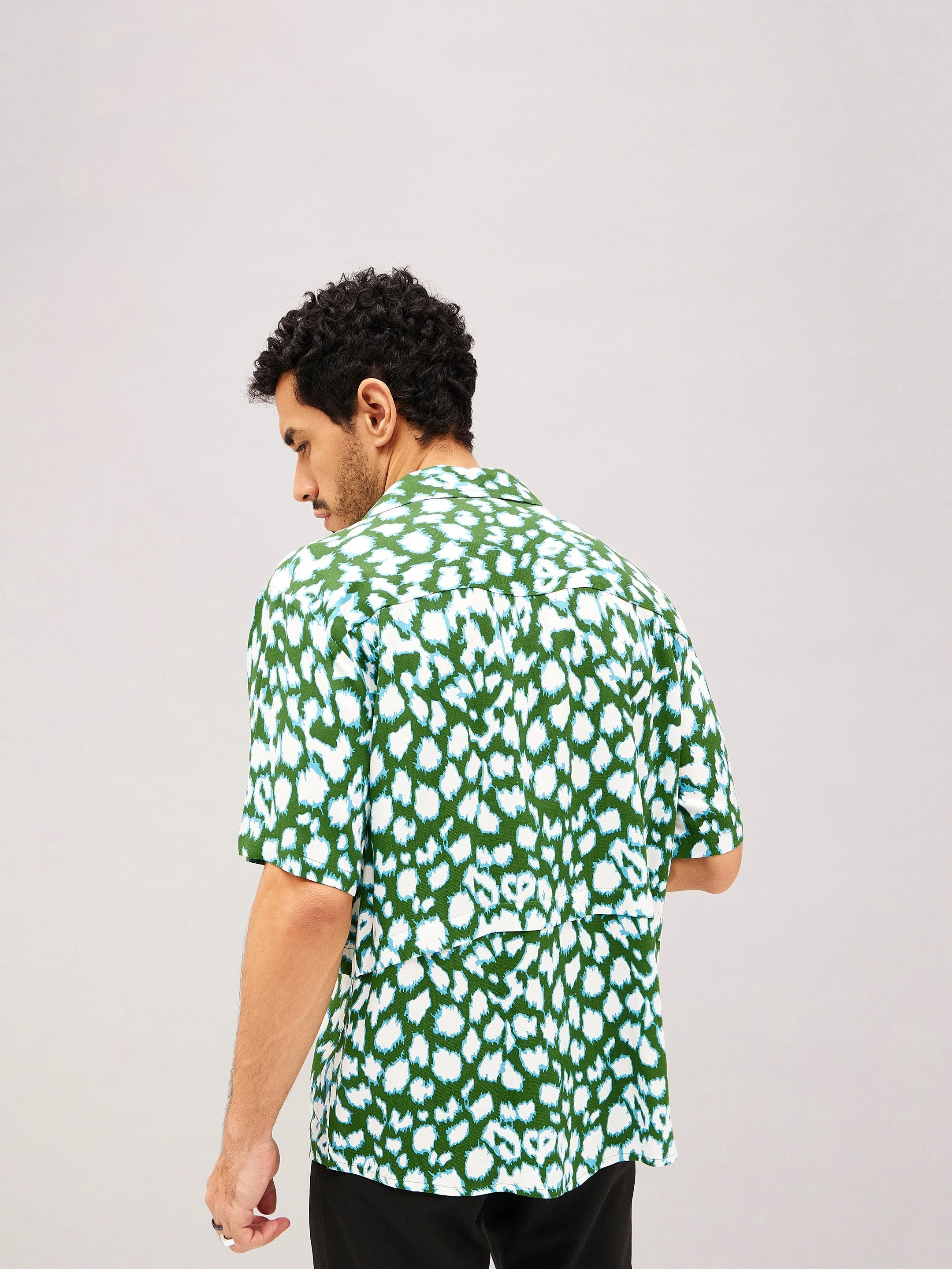 Men Green & White Abstract Short Sleeve Relax Shirt - Image 5