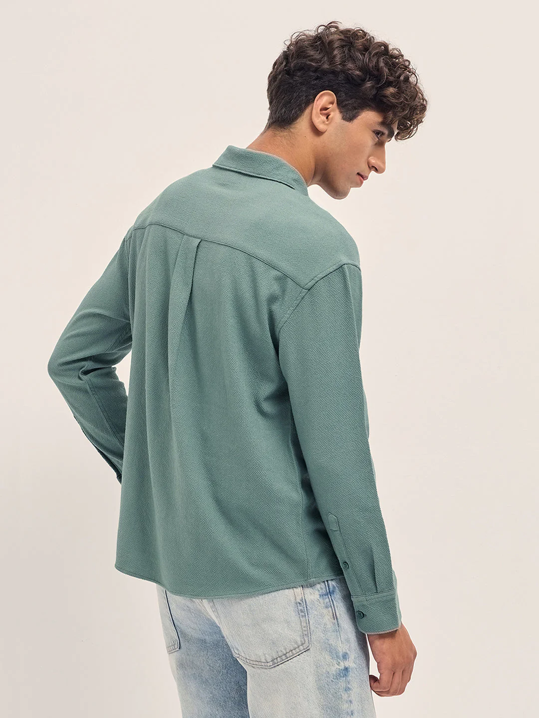 Men Green Woven Textured Relaxed Fit Casual Shirt - Image 2