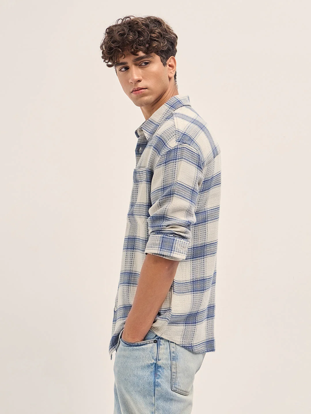 Men Grey and Cream Waffle Checked Textured Relaxed Fit Casual Shirt - Image 3