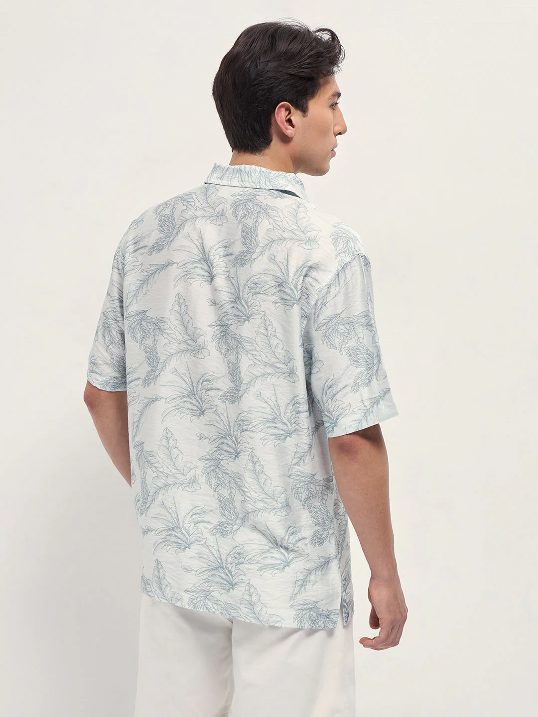 Men Grey and White Leafy Botanical Print Relaxed Fit Casual Shirt - Image 2