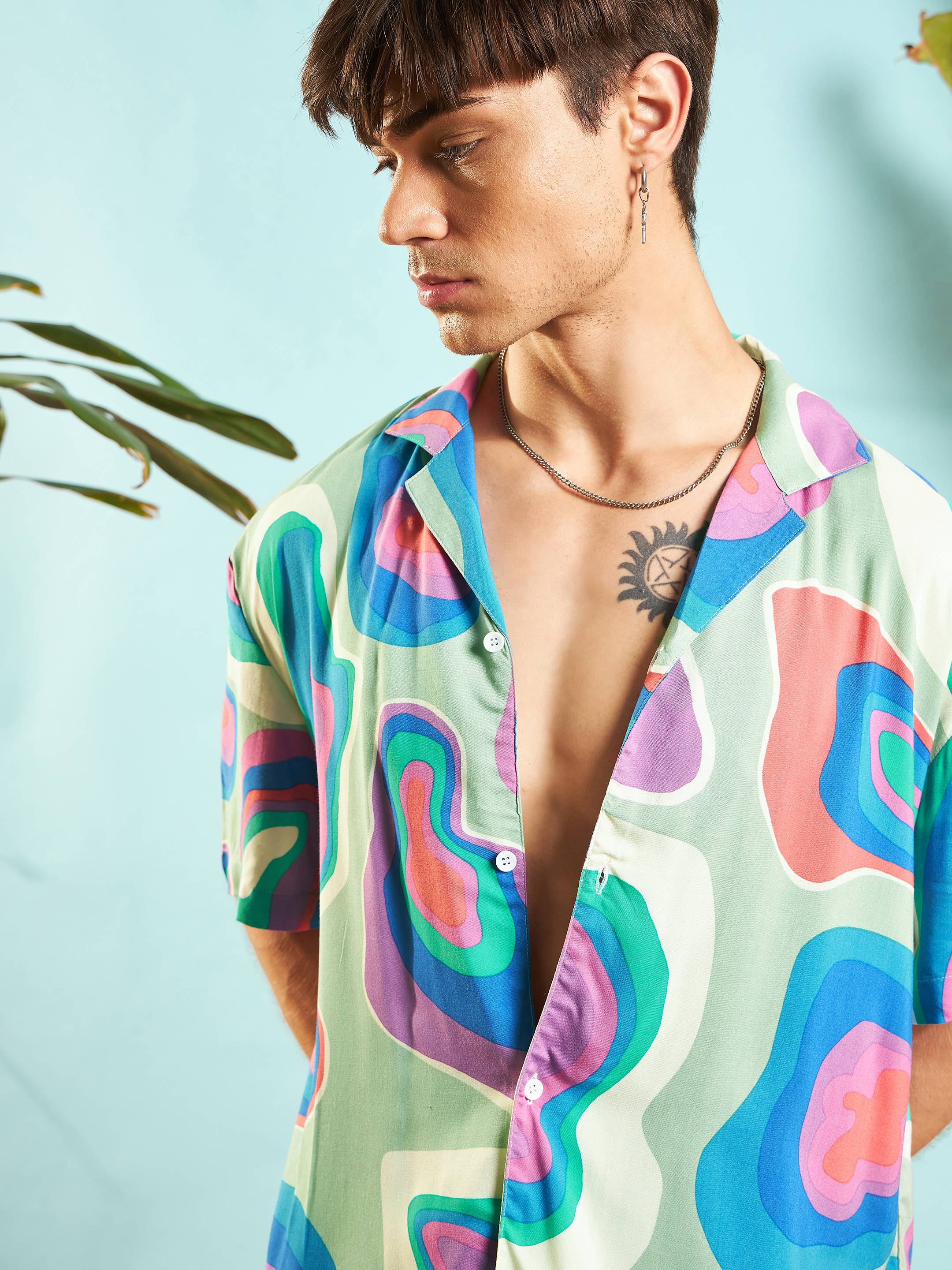 Men Grey & Blue Abstract Shirt With Shorts - Image 2