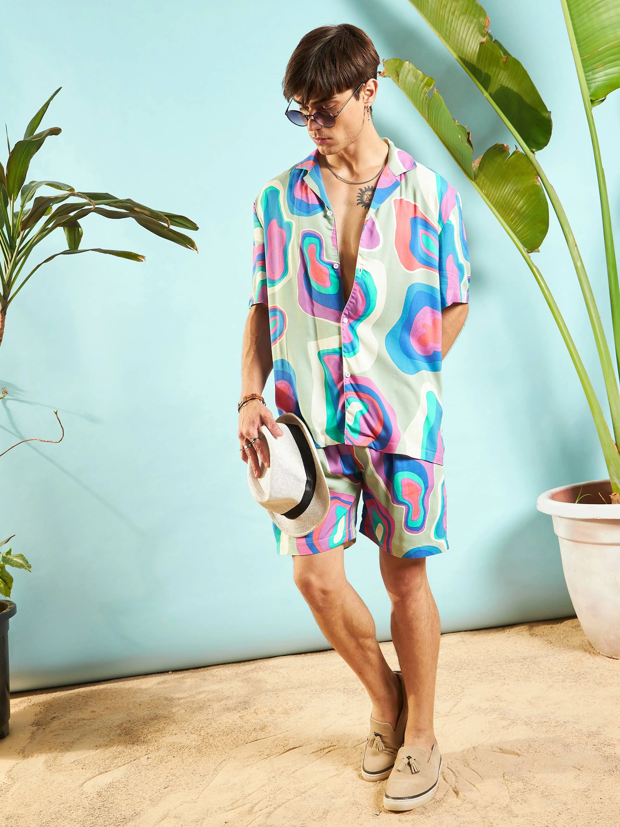 Men Grey & Blue Abstract Shirt With Shorts - Image 5