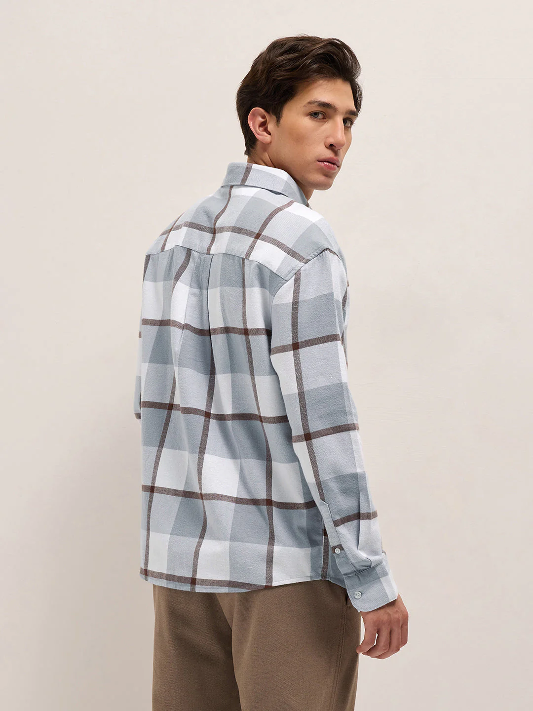 Men Grey Checked Design Relax Fit Casual Shirt - Image 2