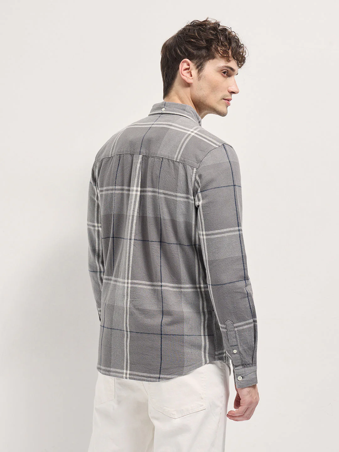 Men Grey Checked Slim Fit Casual Shirt - Image 2