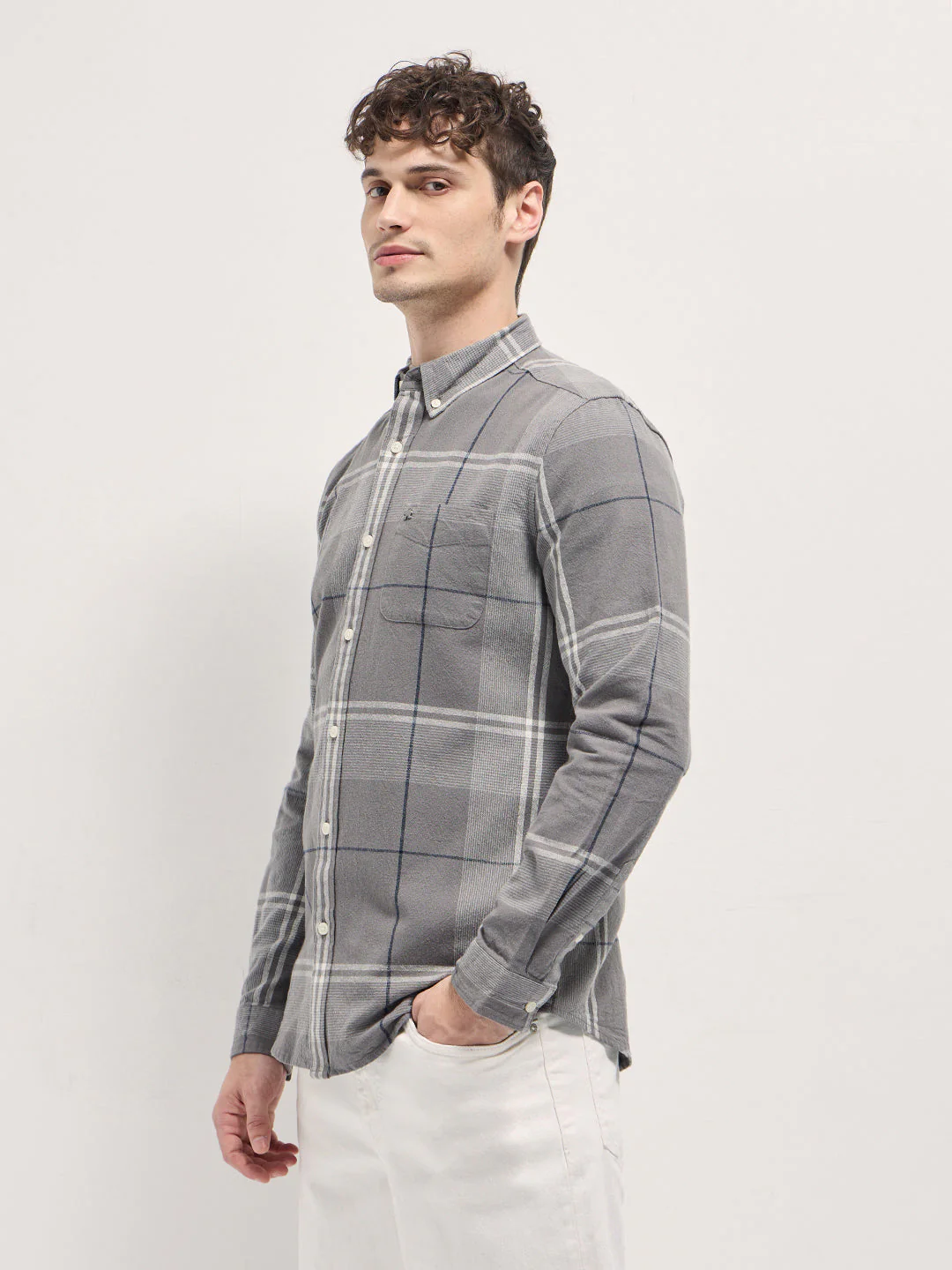 Men Grey Checked Slim Fit Casual Shirt - Image 3
