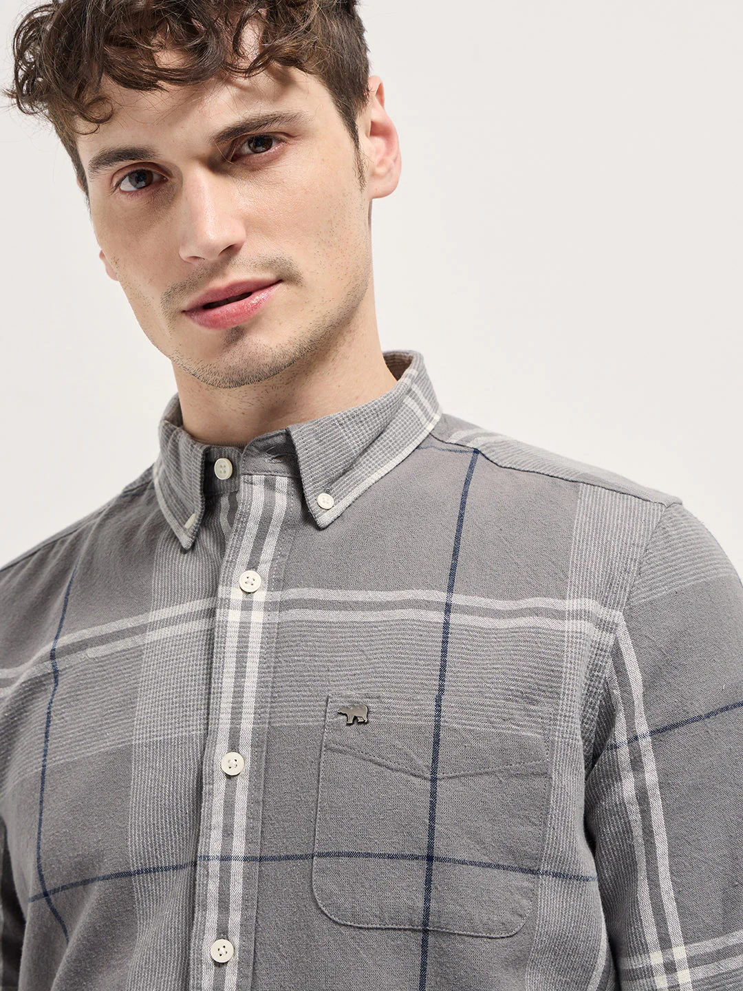 Men Grey Checked Slim Fit Casual Shirt - Image 5