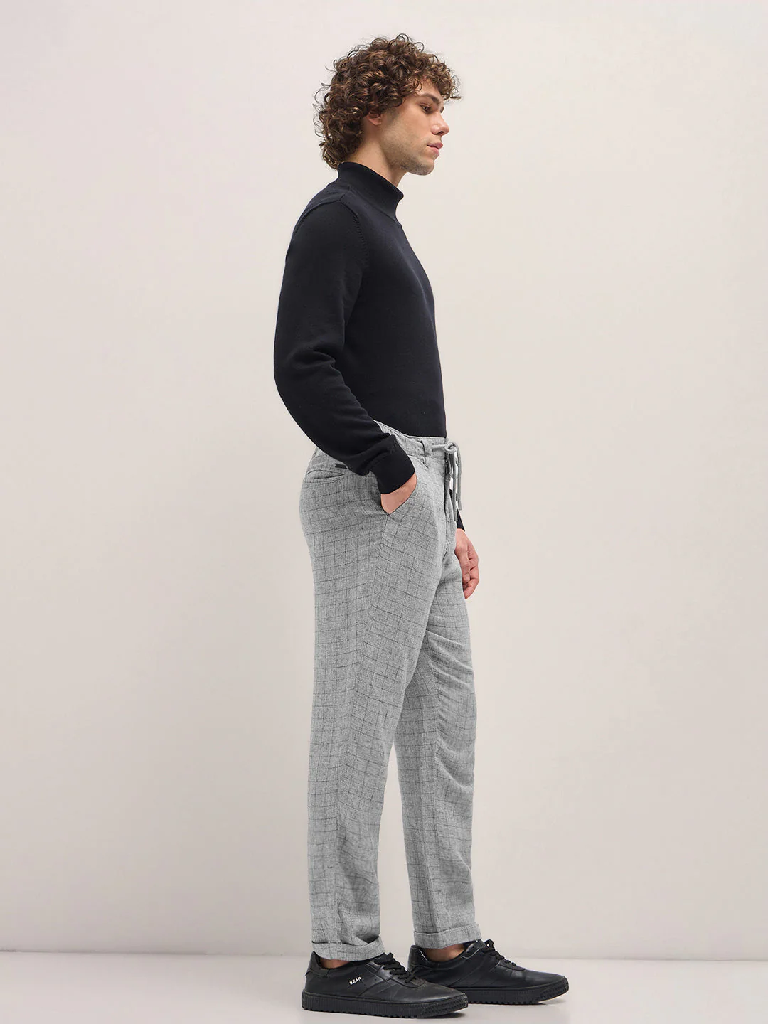 Men Grey Checked Tapered Fit Elasticated Waist Casual Trouser - Image 3