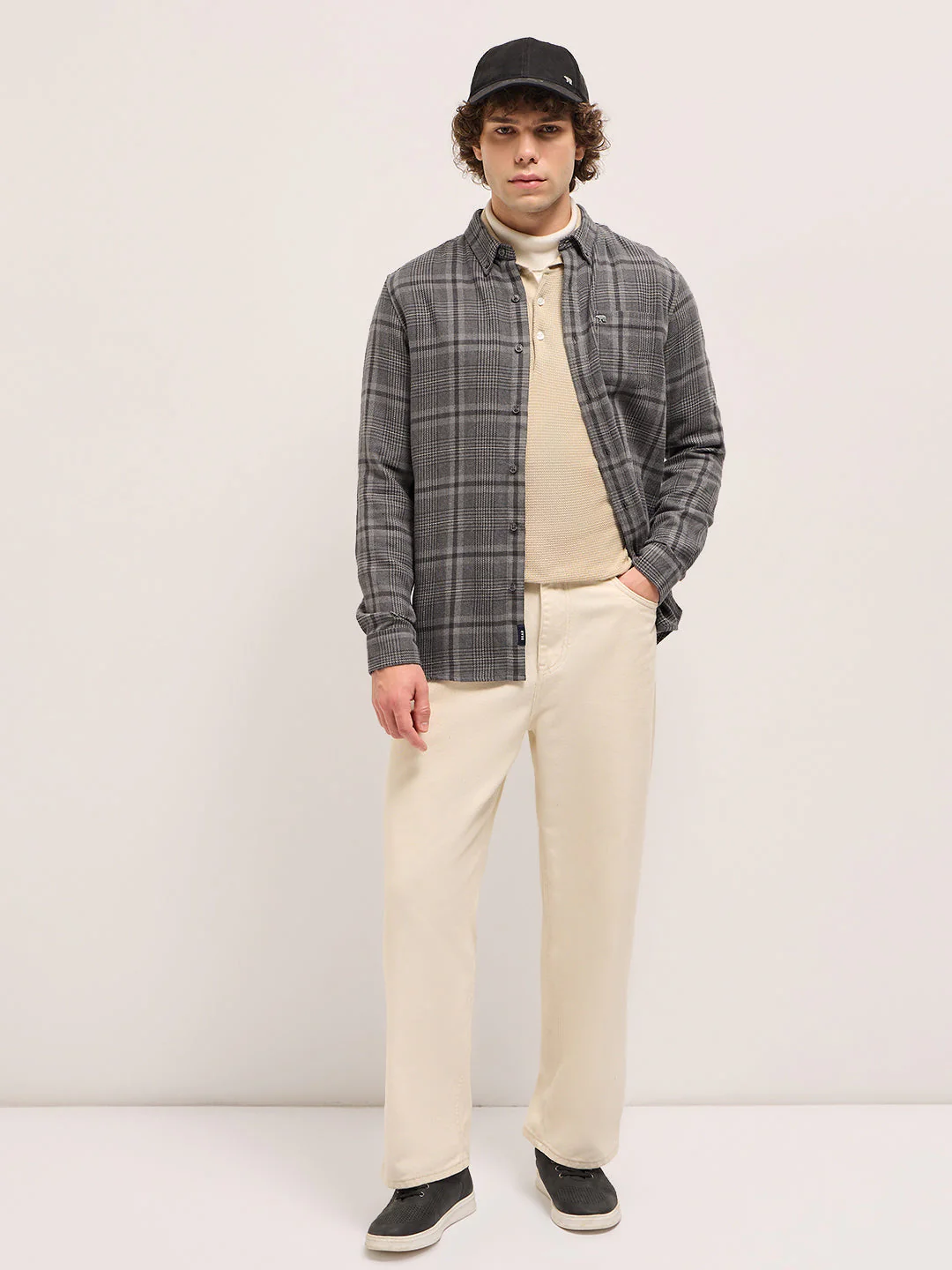 Men Grey Checkered Slim Fit Flannel Casual Shirt - Image 4