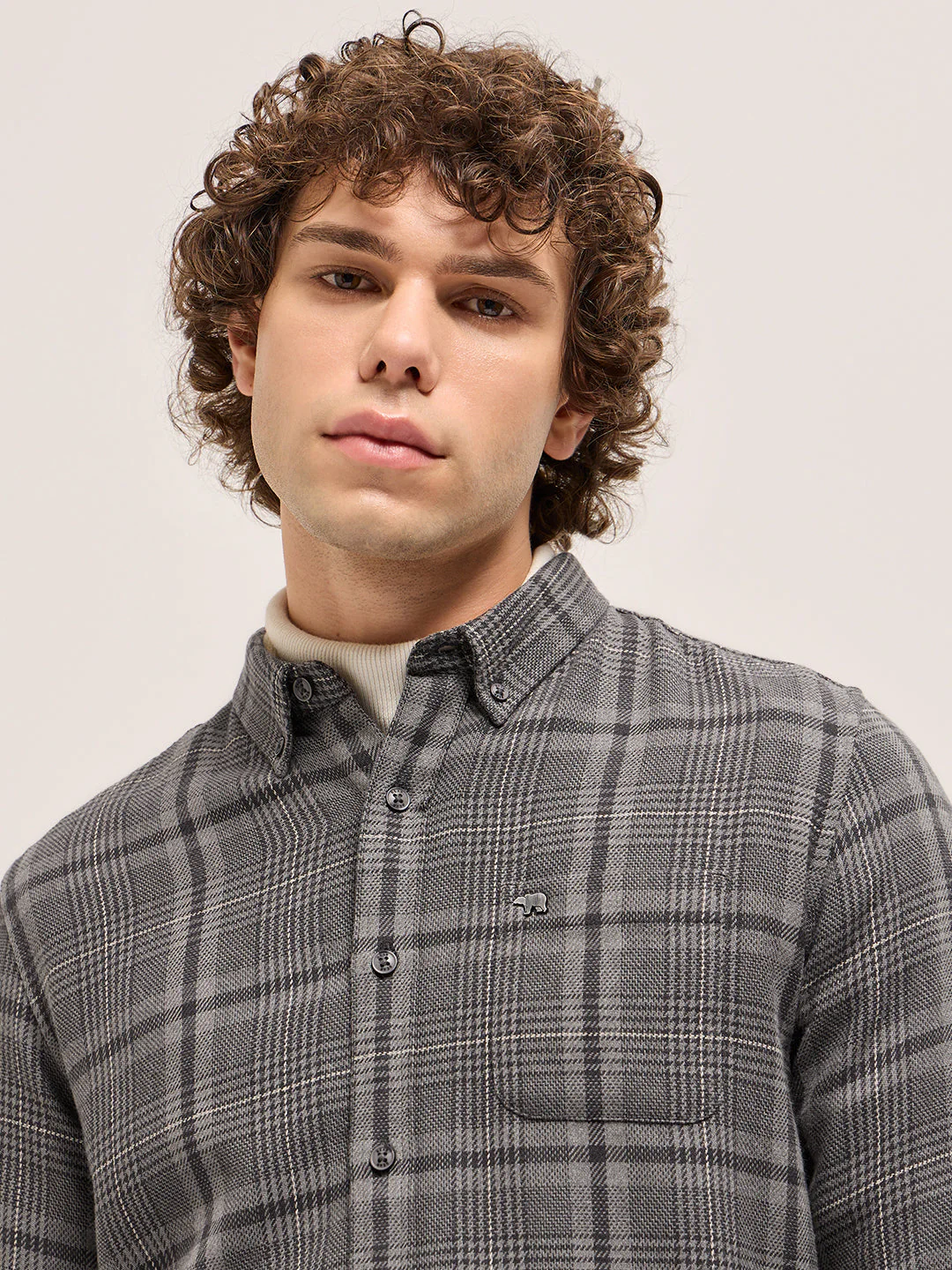 Men Grey Checkered Slim Fit Flannel Casual Shirt - Image 5