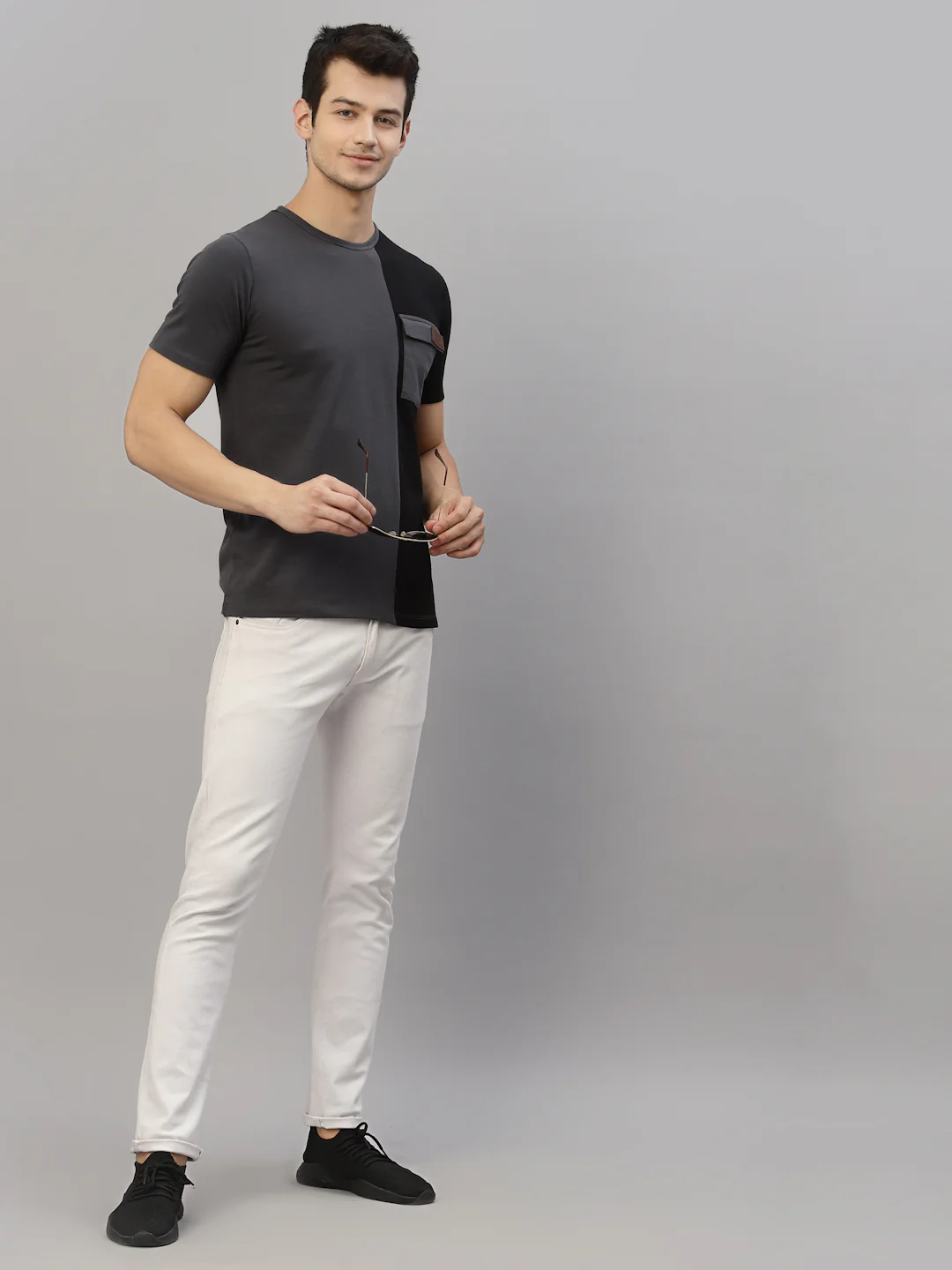 Men Grey Colorblocked T-shirt - Image 3