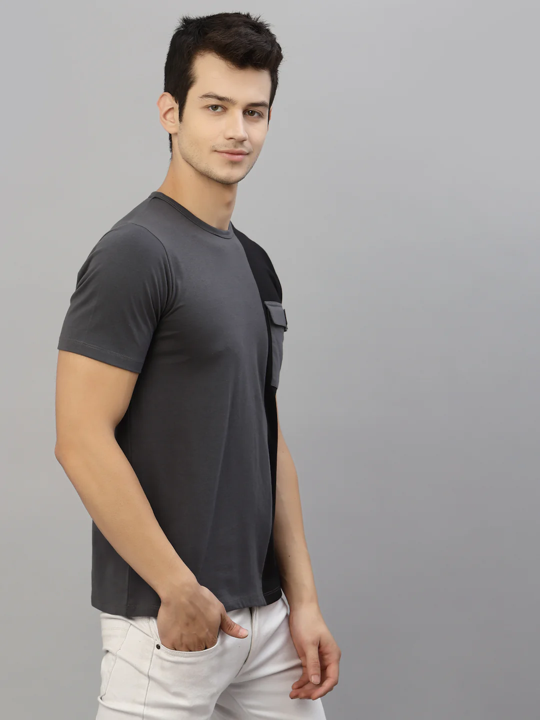 Men Grey Colorblocked T-shirt - Image 4