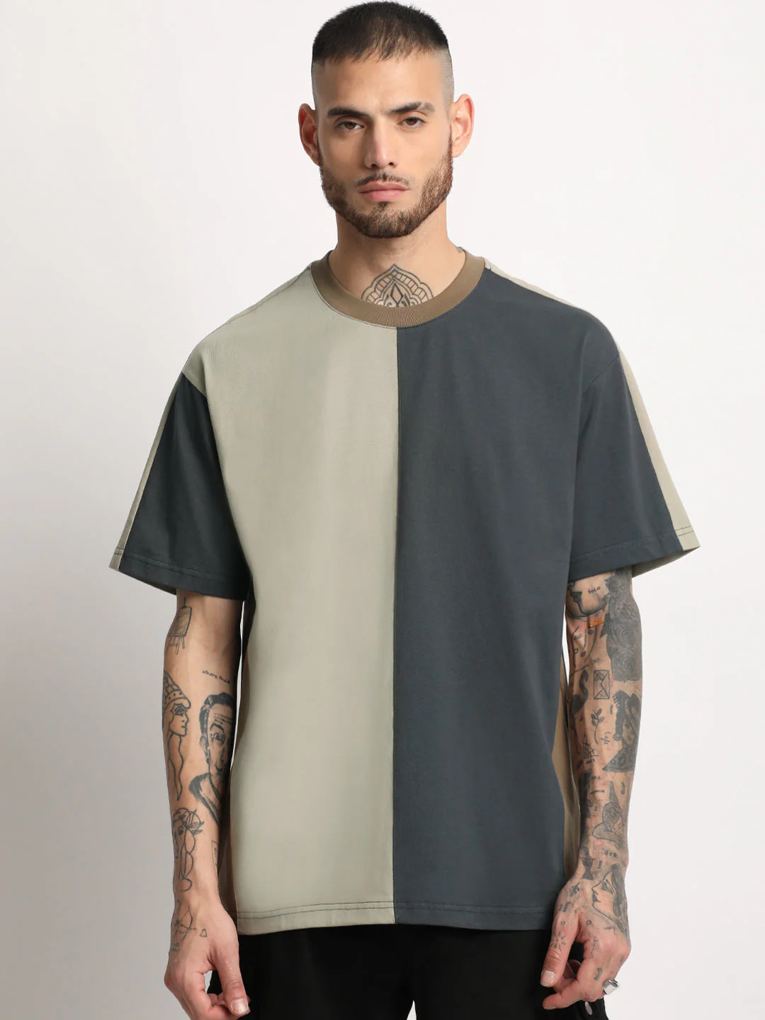 Men  Grey Colourblocked Round Neck T-shirt - Image 2
