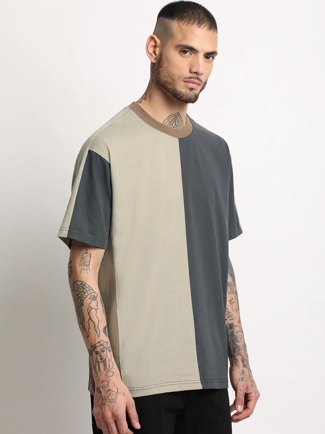 Men  Grey Colourblocked Round Neck T-shirt - Image 3