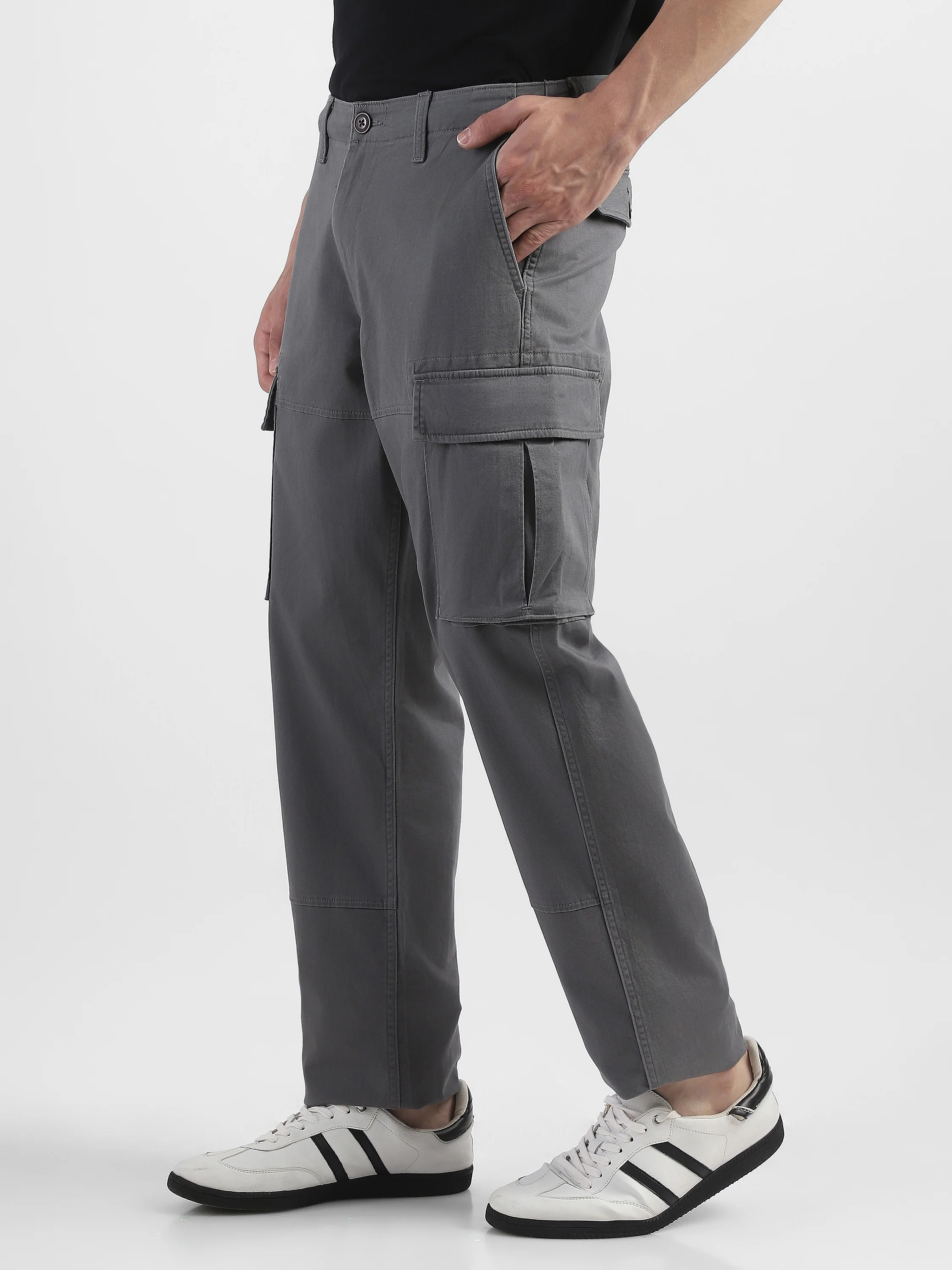Men Grey Cotton Mid Rise Cargo Pants - Image 5