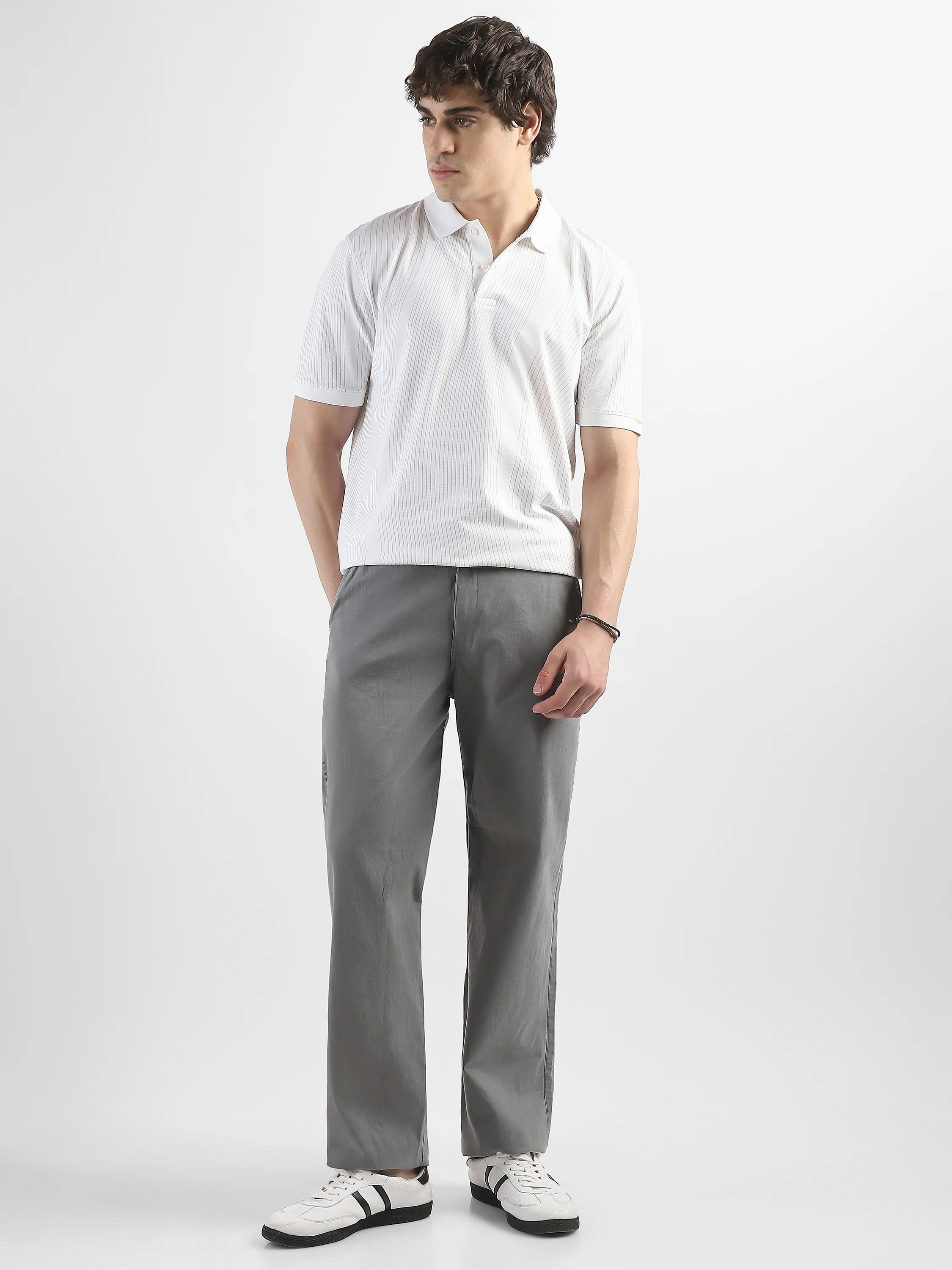 Men Grey Straight Fit Trousers - Image 2