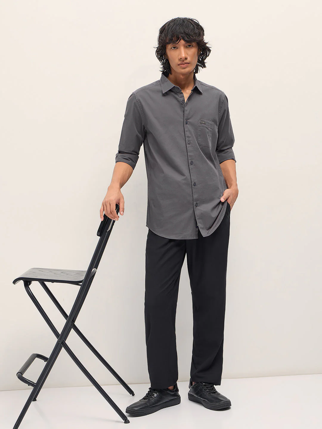 Men Grey Cotton Blend Solid Slim Fit Casual Shirt - Image 4