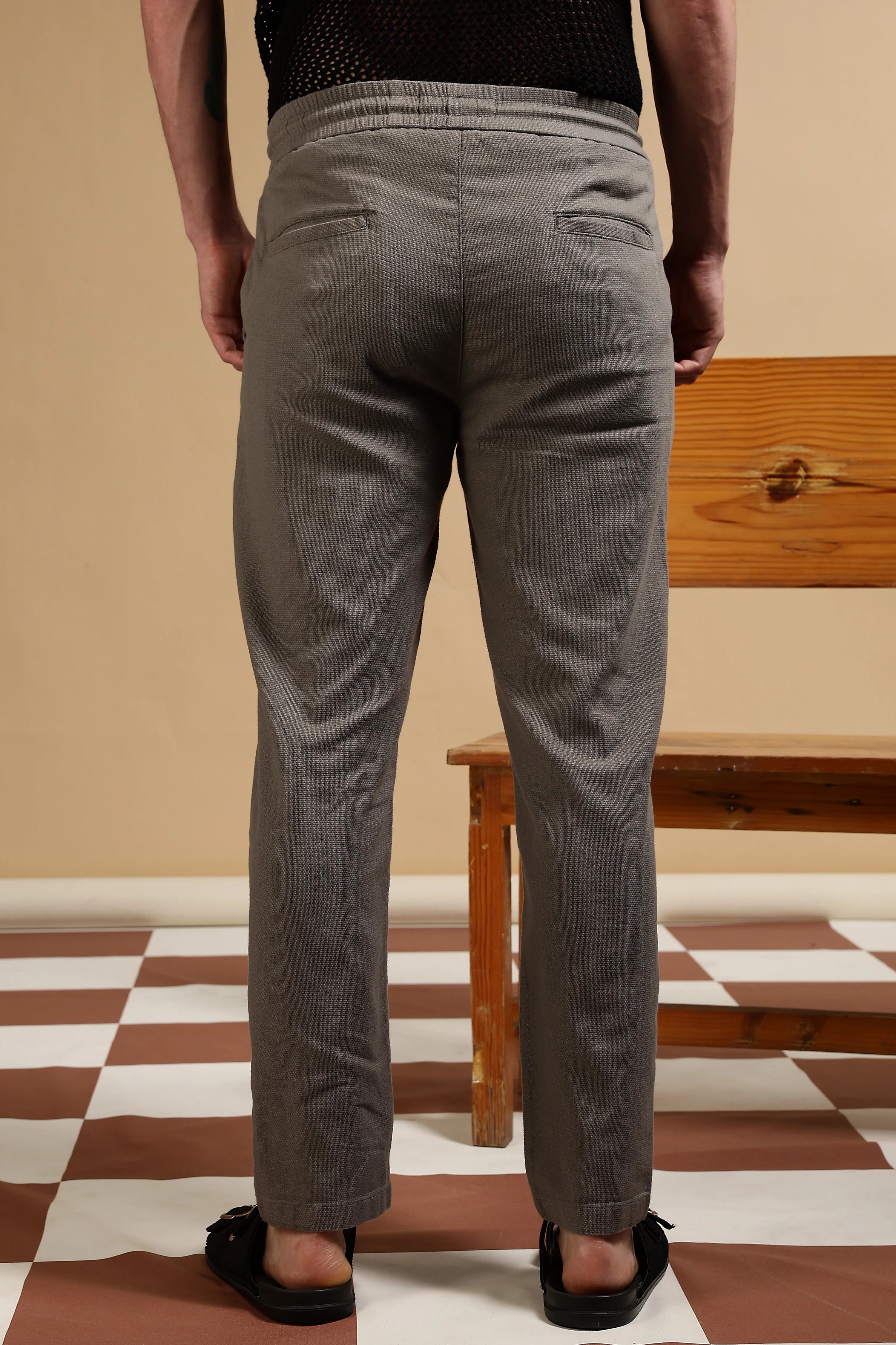Men Grey Cotton Loose Fit Drawcord Pants - Image 4