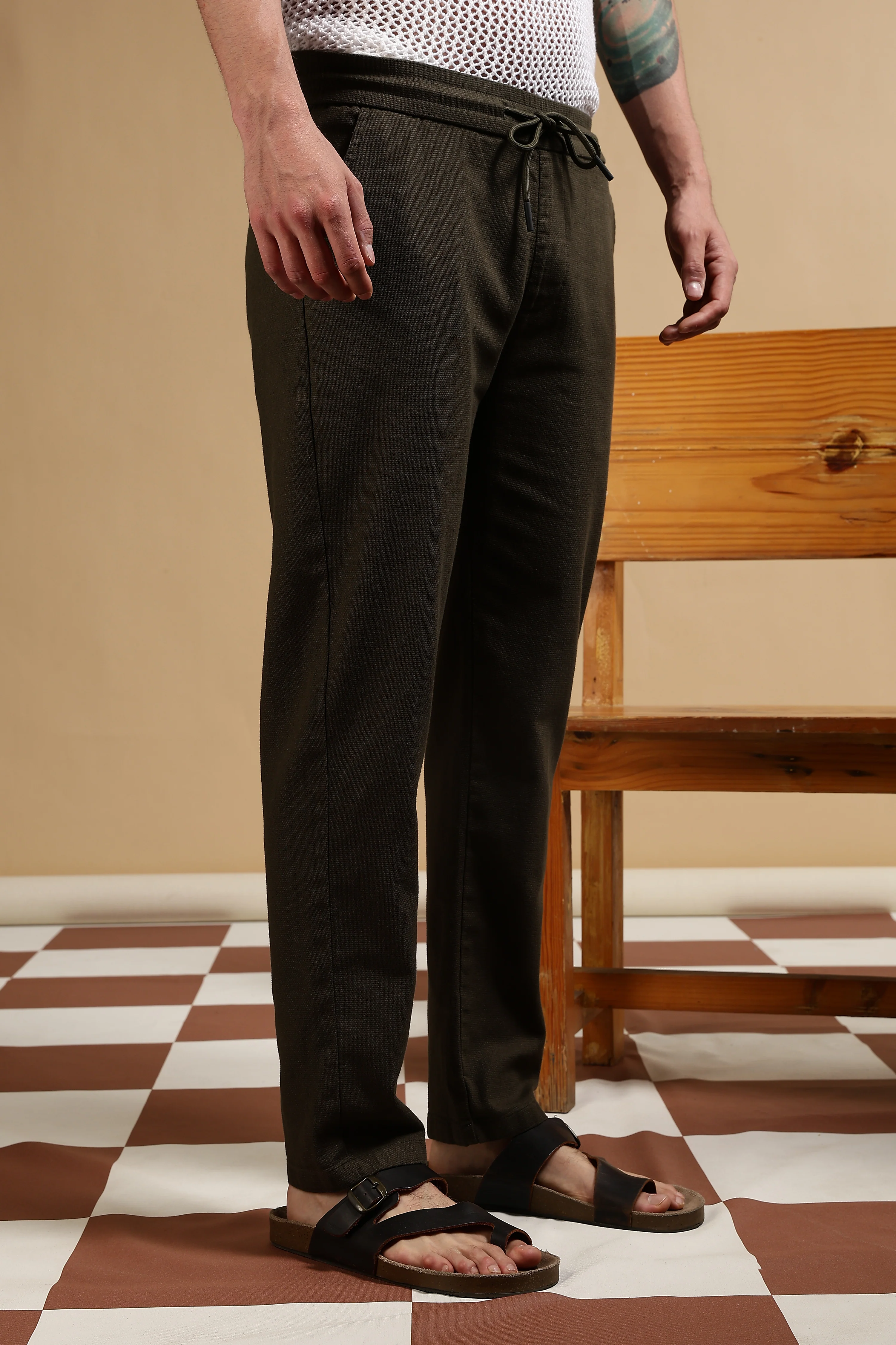 Men Grey Cotton Loose Fit Drawcord Pants - Image 4