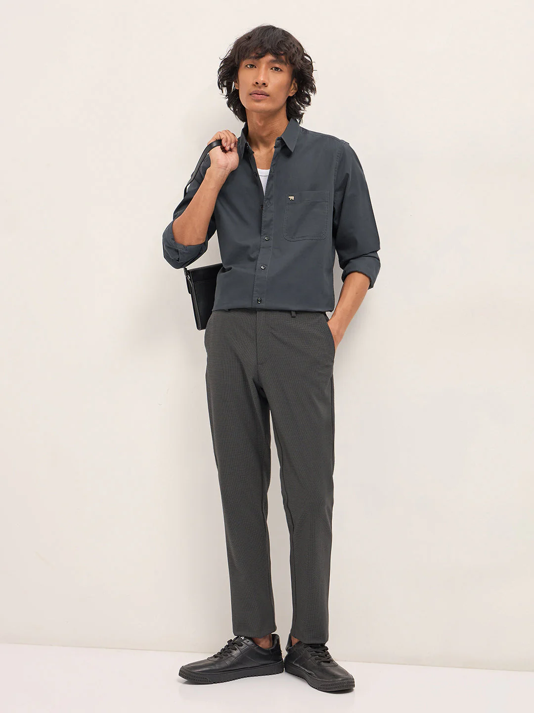 Men Grey Cotton Solid Slim Fit Casual Shirt - Image 4