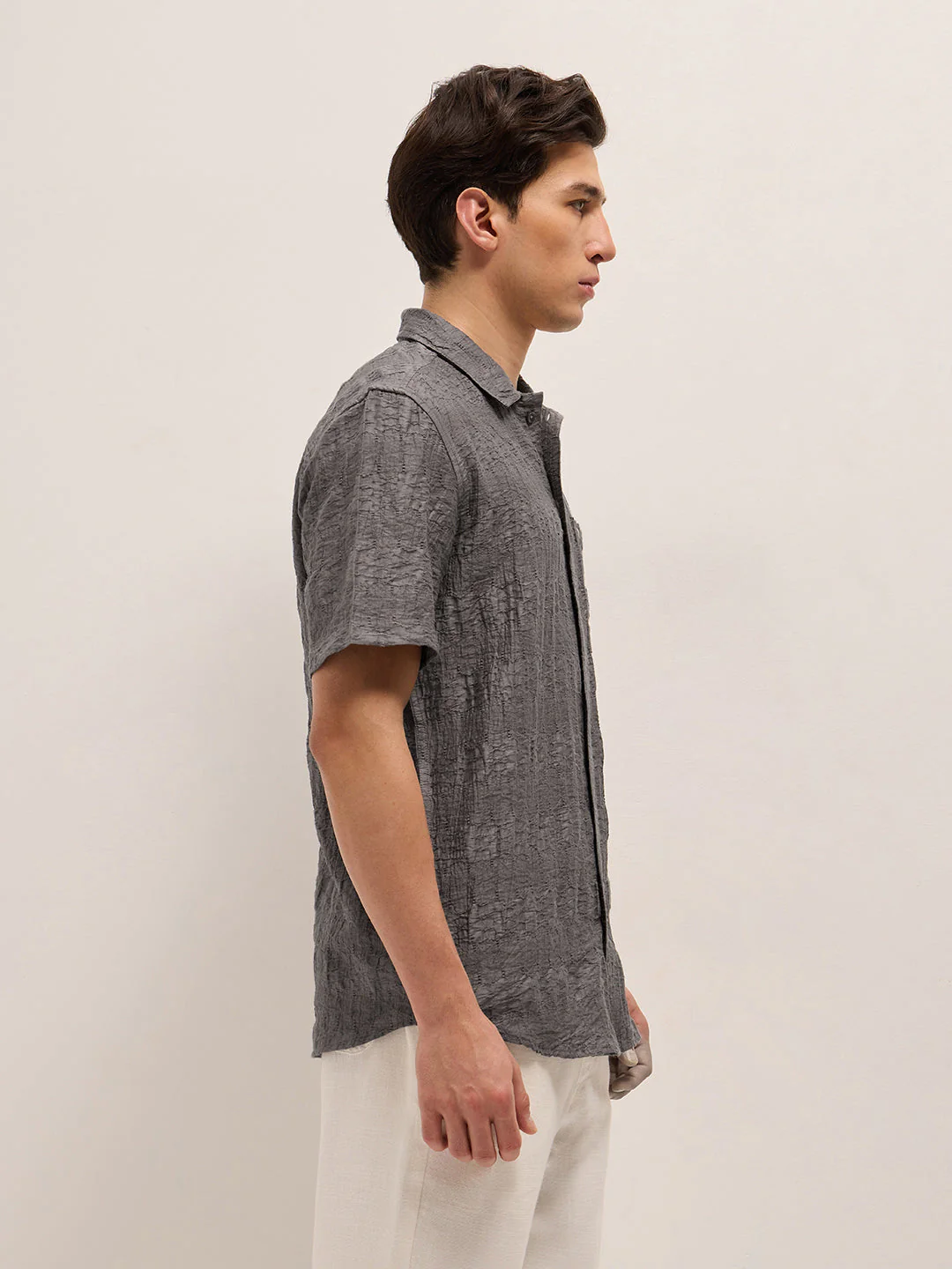 Men Grey Crinkle Textured Regular Fit Half-Sleeve Casual Shirt - Image 3
