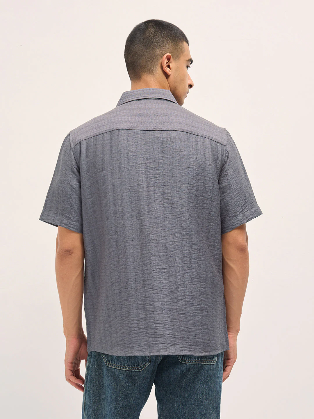 Men Grey Crinkled Textured Regular Fit Half-Sleeve Casual Shirt - Image 2