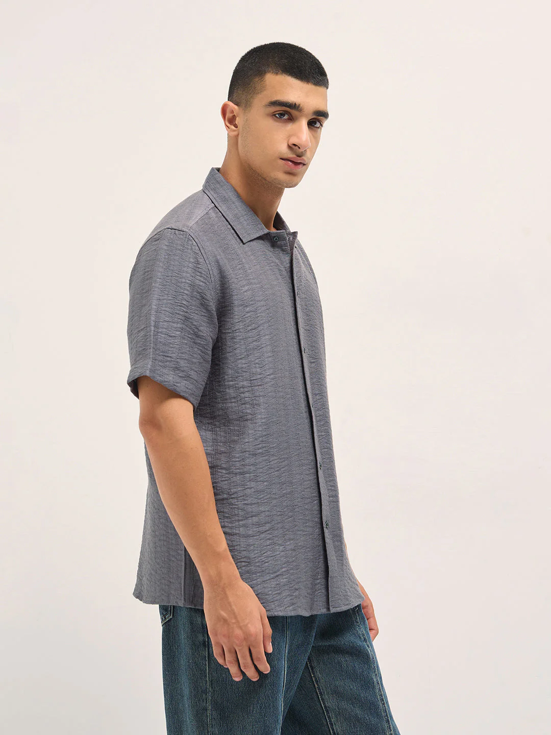 Men Grey Crinkled Textured Regular Fit Half-Sleeve Casual Shirt - Image 3