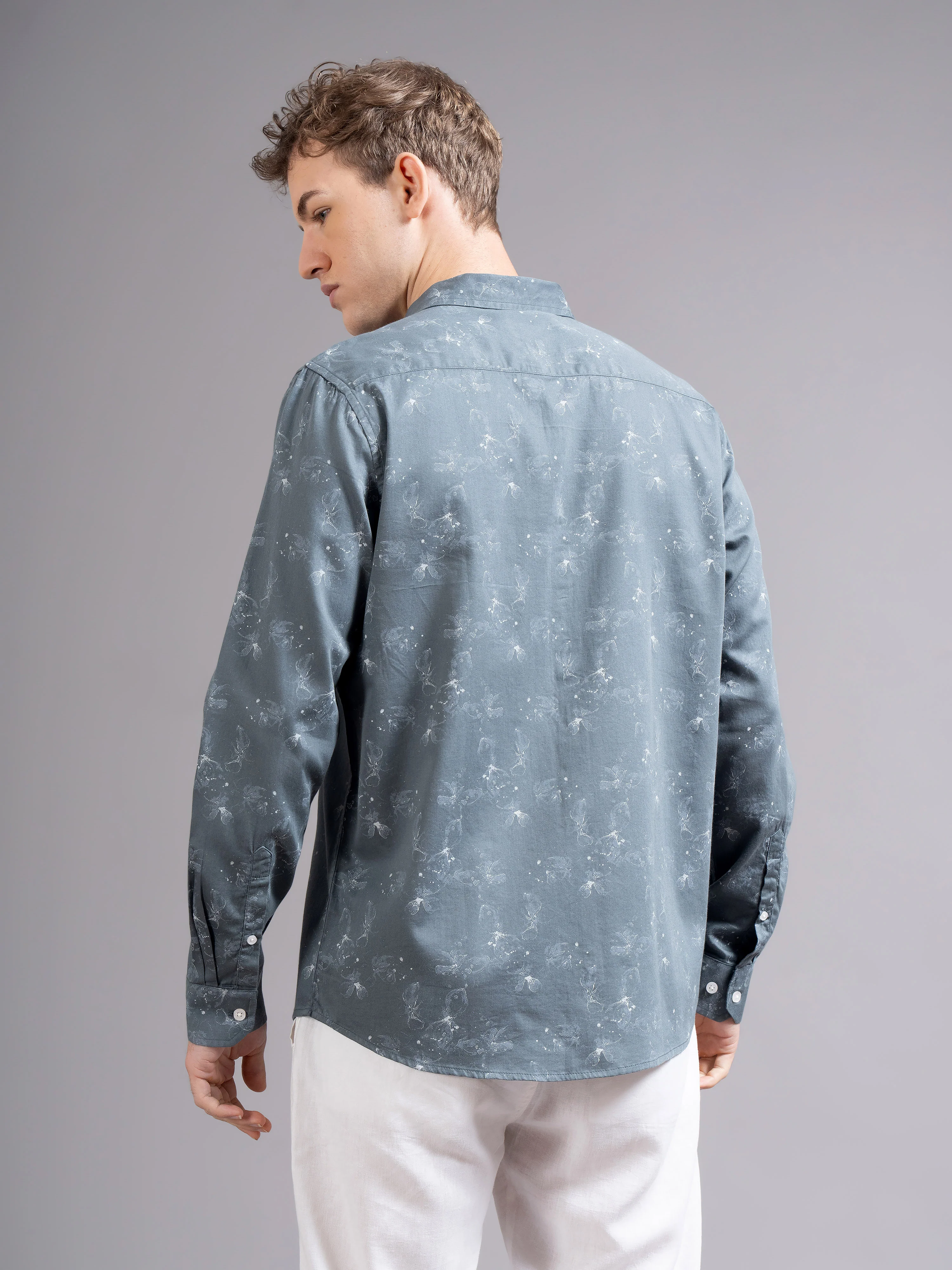 Men Grey Floral Print Shirt - Image 2