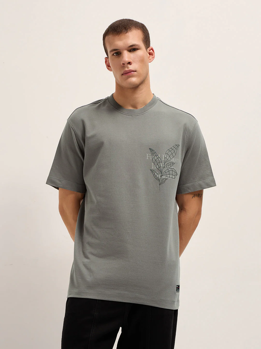 Men Grey Graphic Back Print Oversized Crew Neck T-Shirt - Image 5
