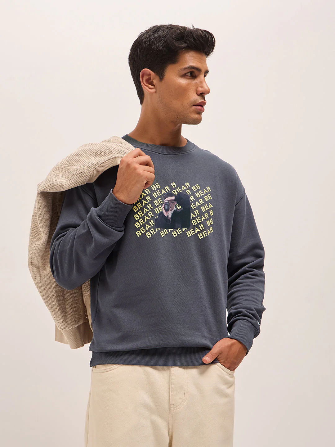 Men Grey Graphic Printed Relax Fit Crew Neck Sweatshirt