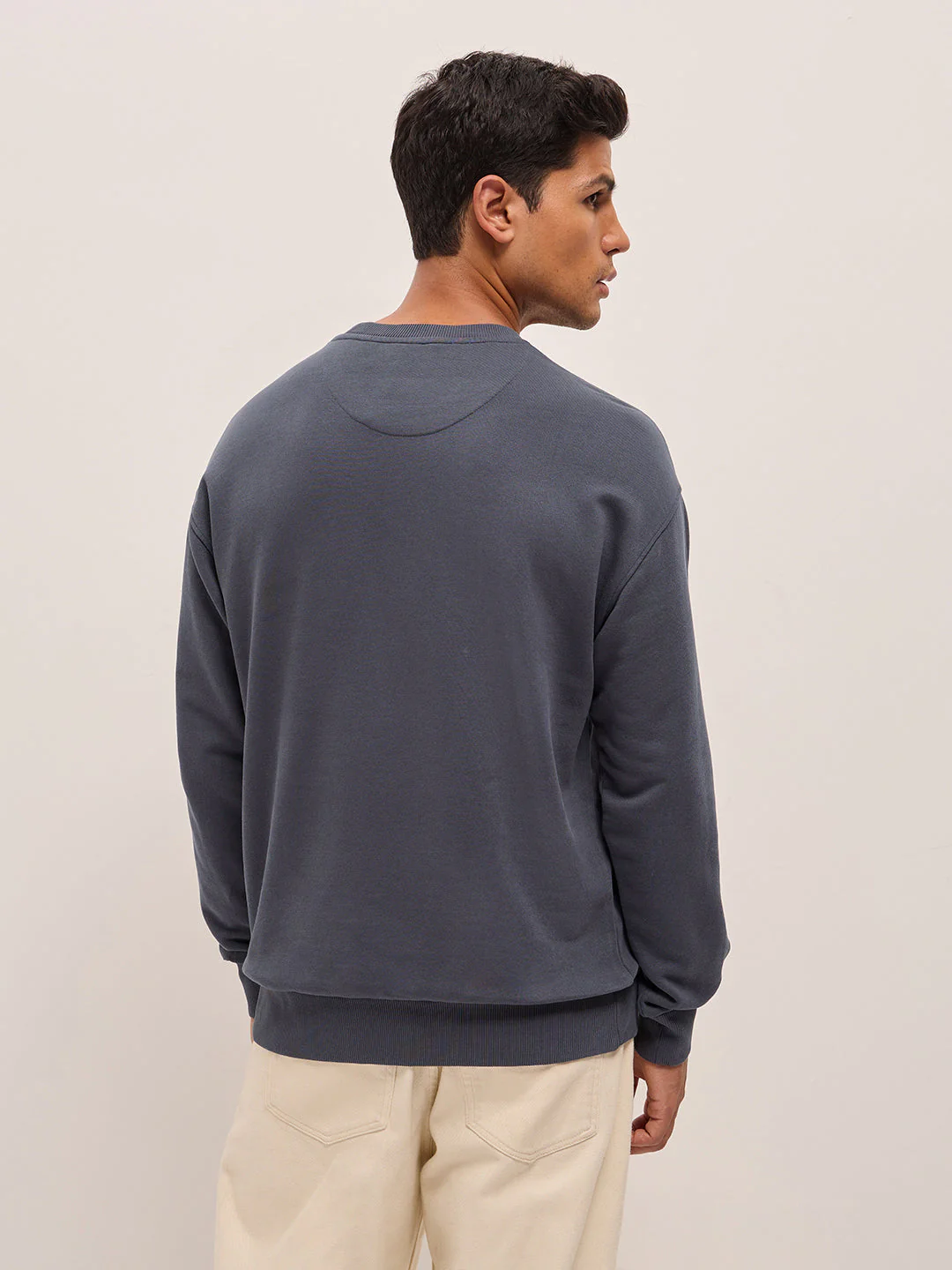Men Grey Graphic Printed Relax Fit Crew Neck Sweatshirt - Image 2