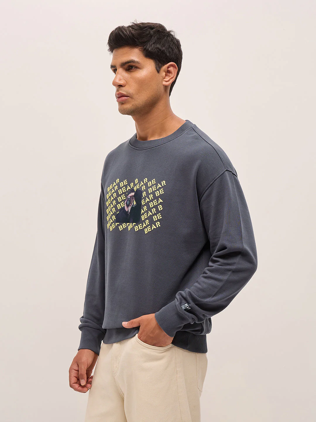 Men Grey Graphic Printed Relax Fit Crew Neck Sweatshirt - Image 3