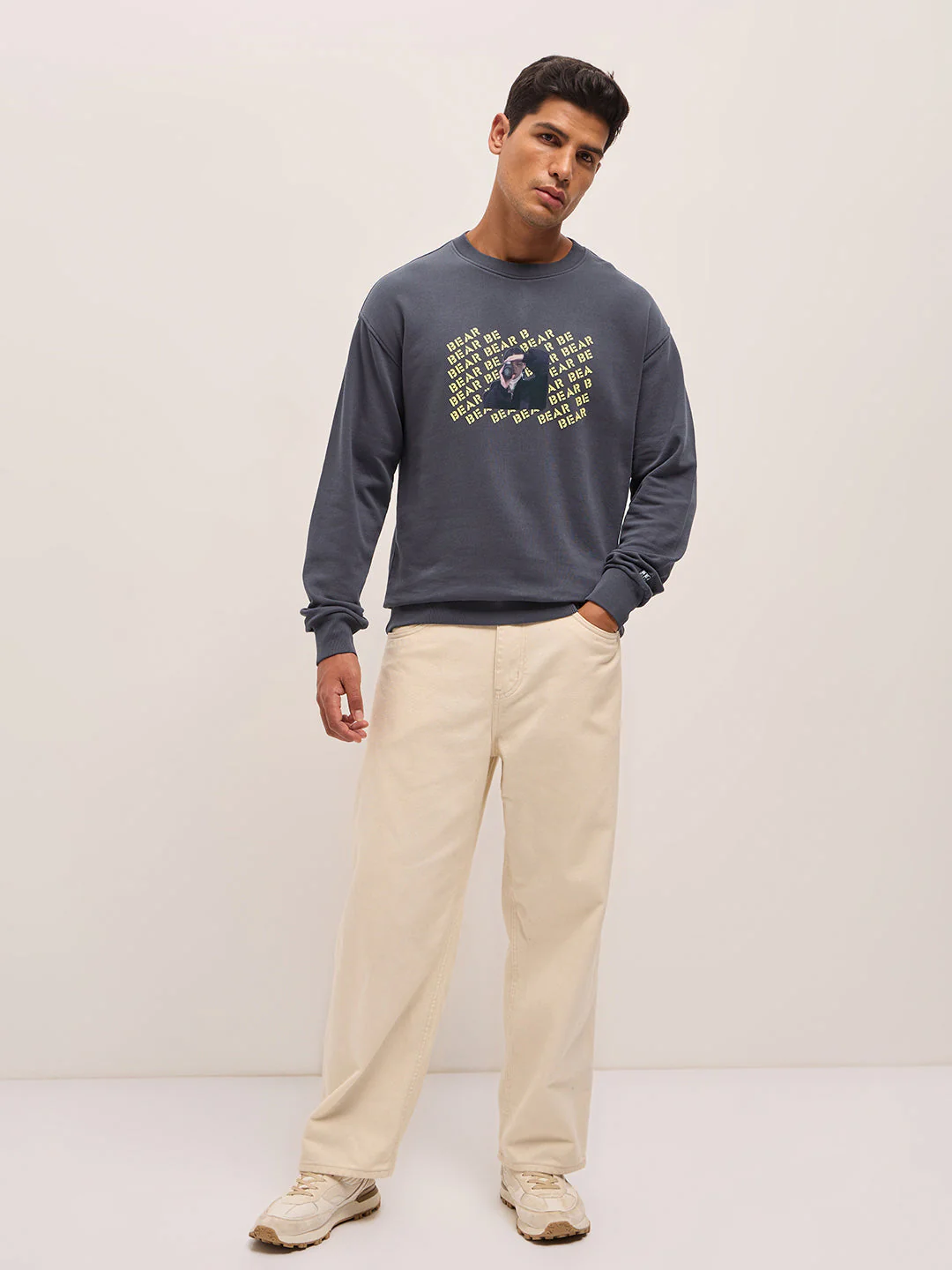 Men Grey Graphic Printed Relax Fit Crew Neck Sweatshirt - Image 4