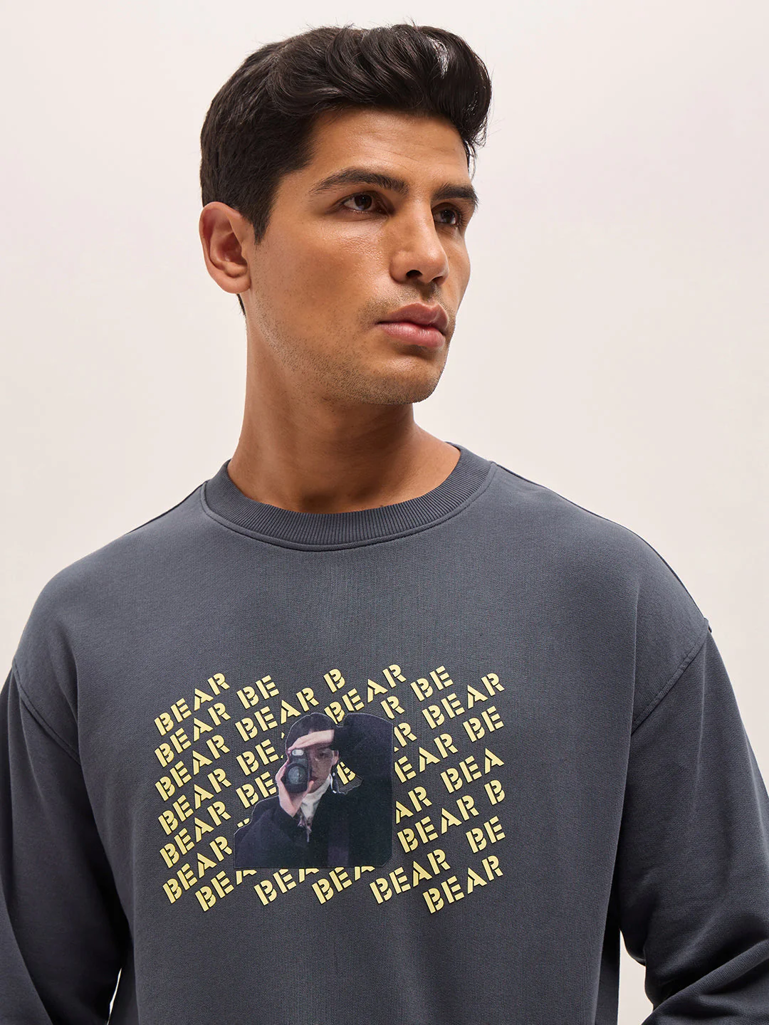 Men Grey Graphic Printed Relax Fit Crew Neck Sweatshirt - Image 5