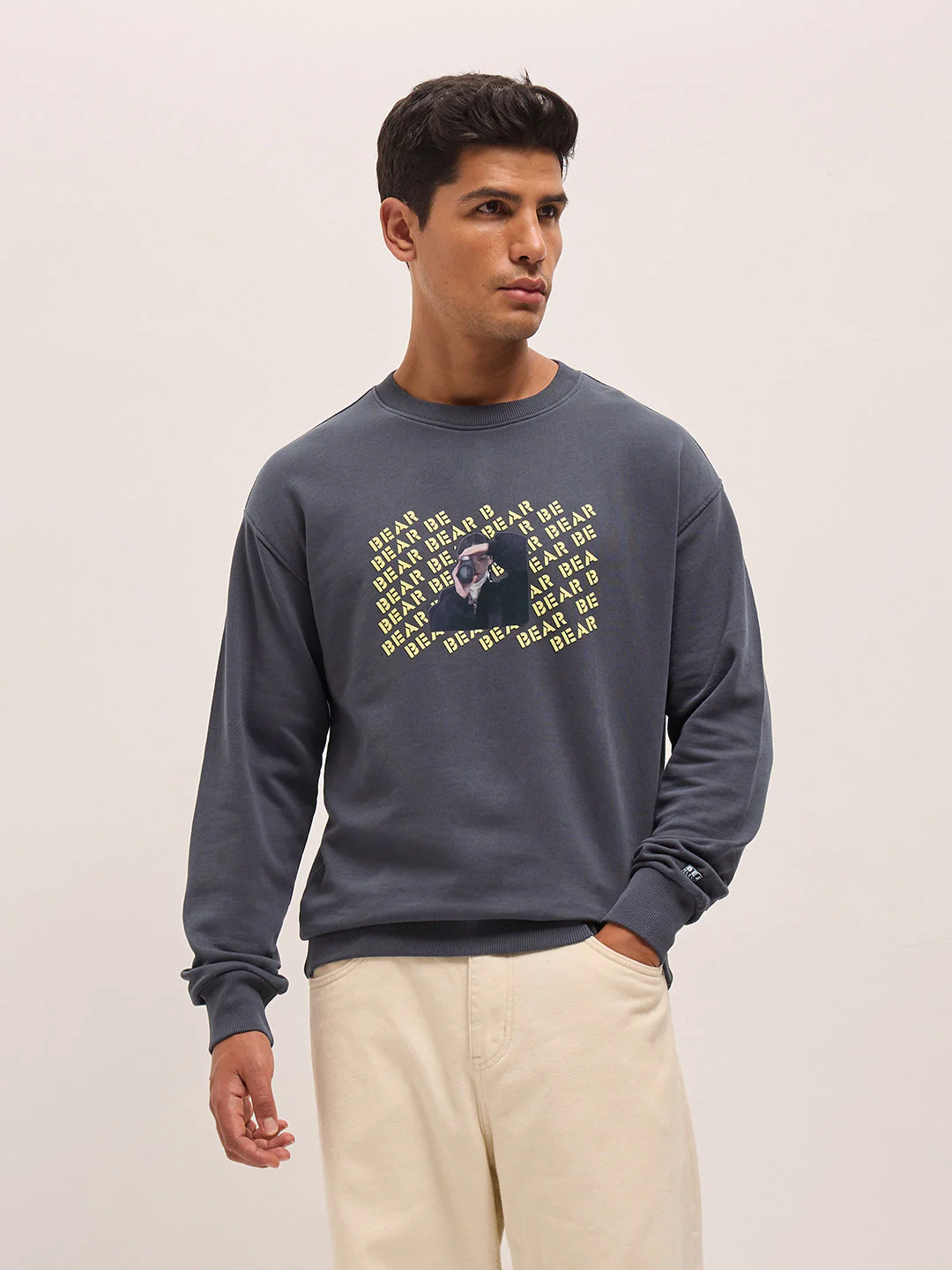 Men Grey Graphic Printed Relax Fit Crew Neck Sweatshirt - Image 6